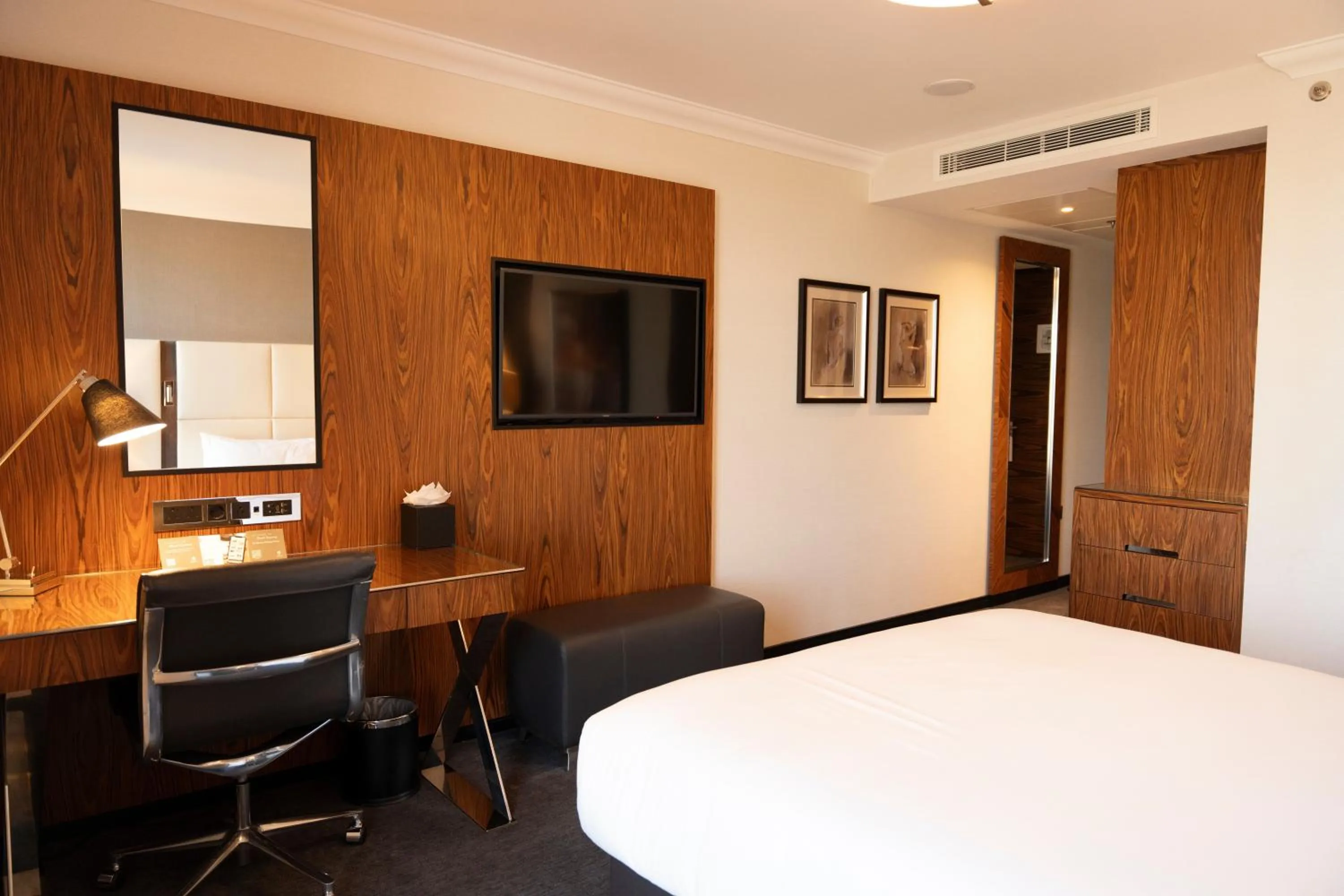 Bed in Hyatt Regency London Albert Embankment