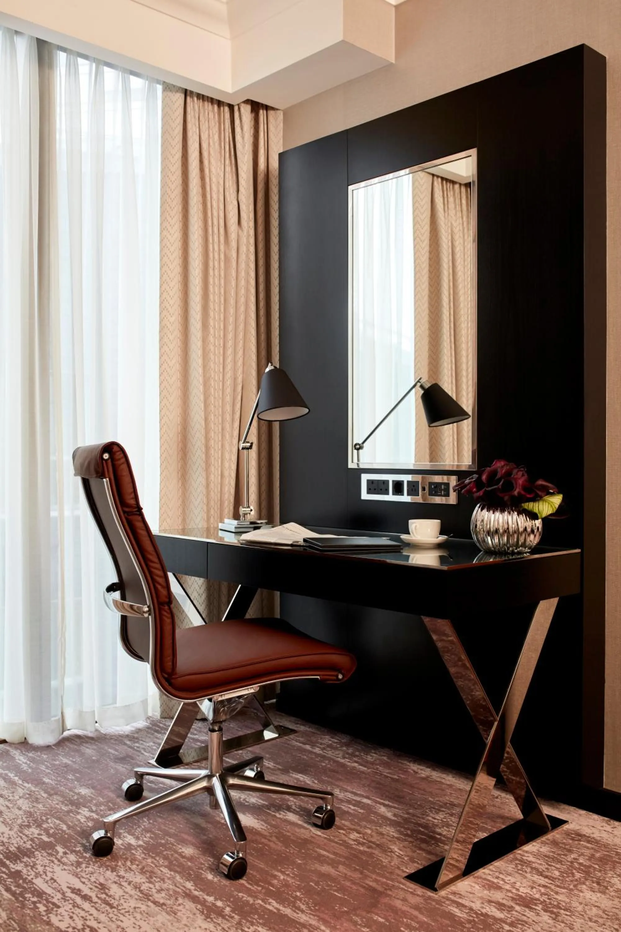 Photo of the whole room in Hyatt Regency London Albert Embankment