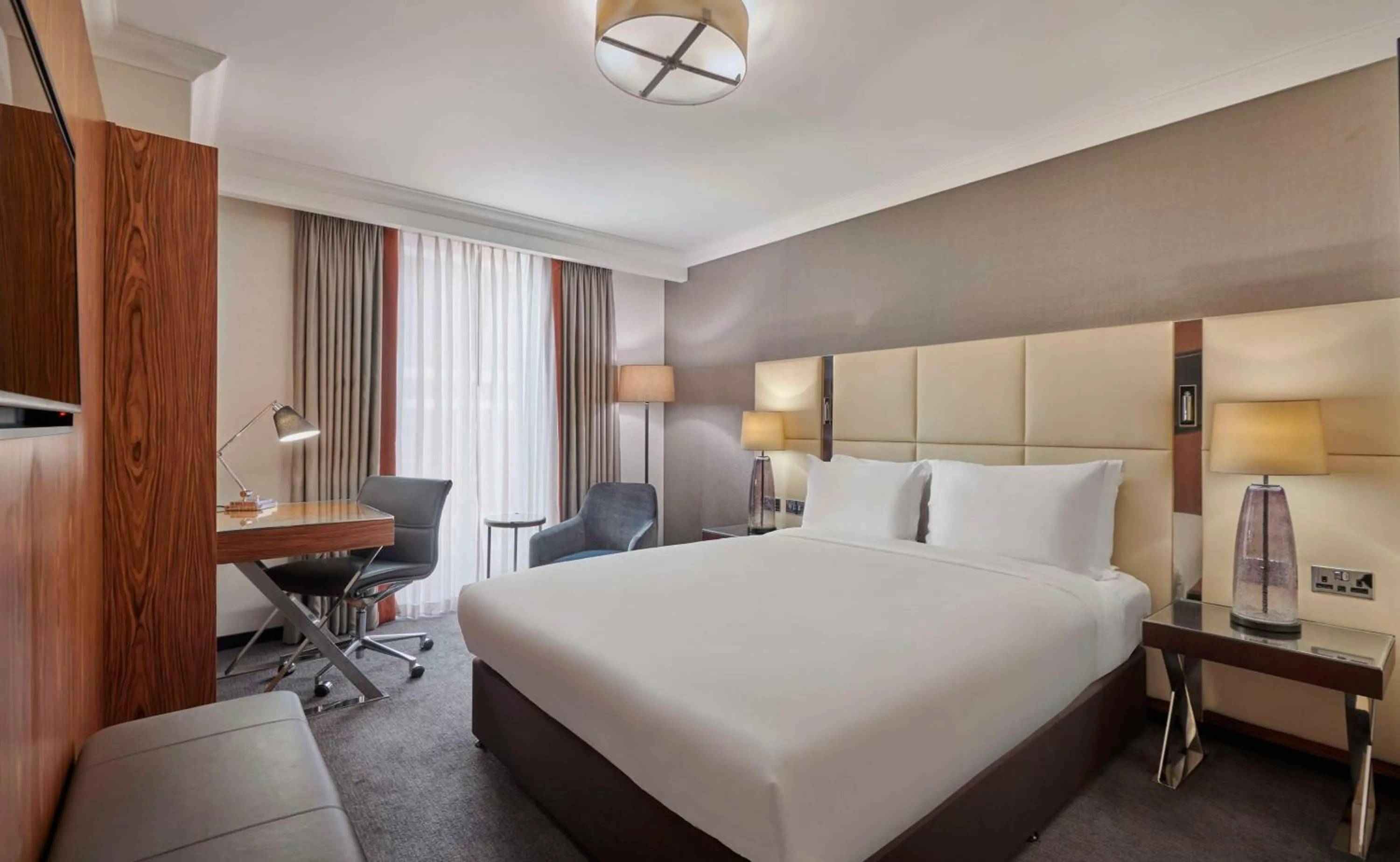 Bedroom, Bed in Hyatt Regency London Albert Embankment