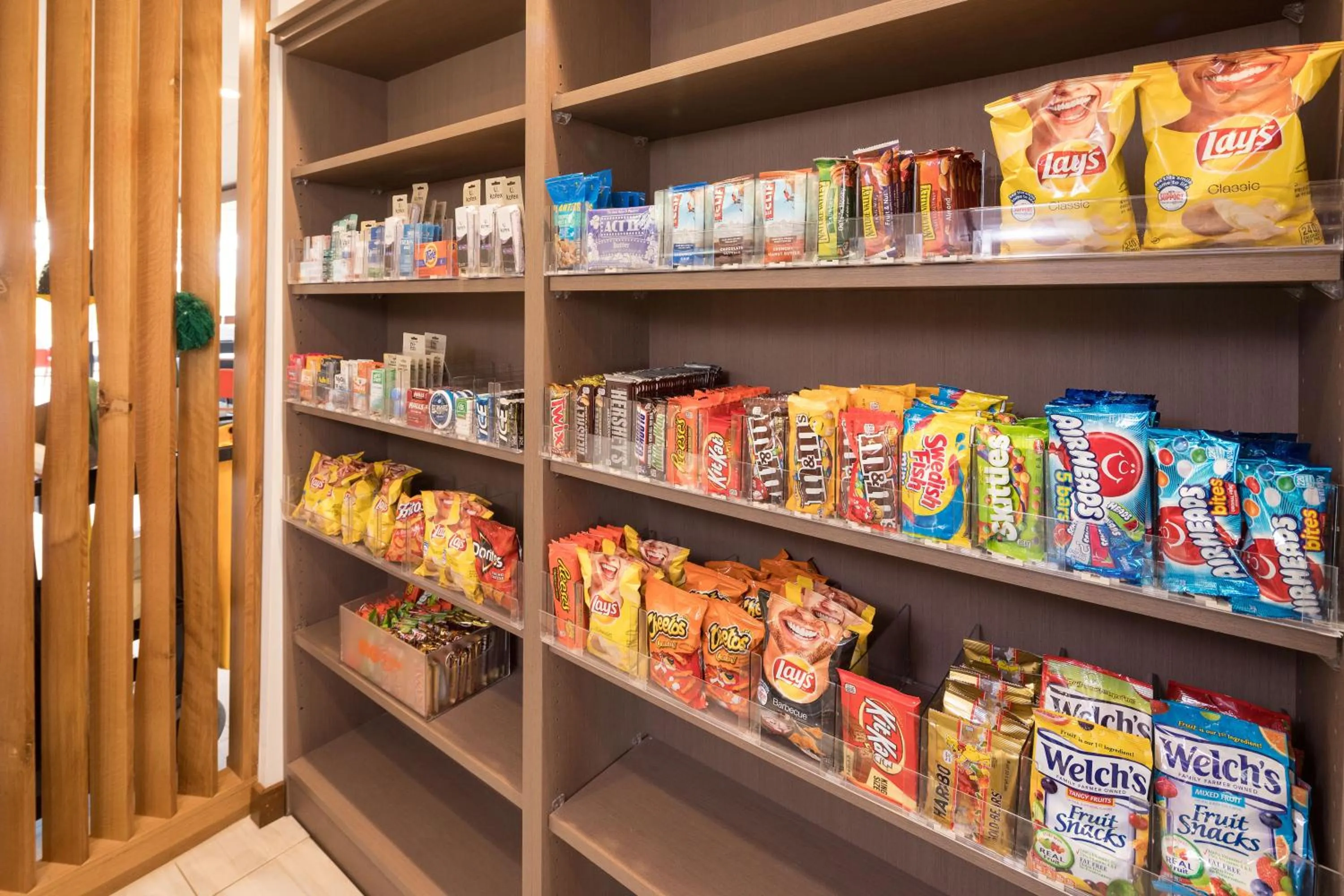 On-site shops in Holiday Inn Express & Suites - Kalamazoo West by IHG