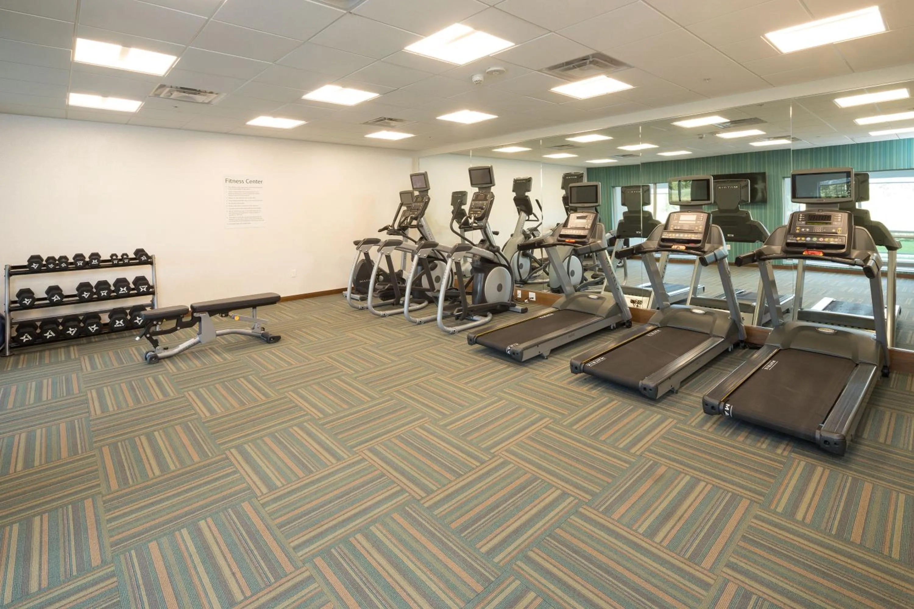 Fitness centre/facilities in Holiday Inn Express & Suites - Kalamazoo West by IHG