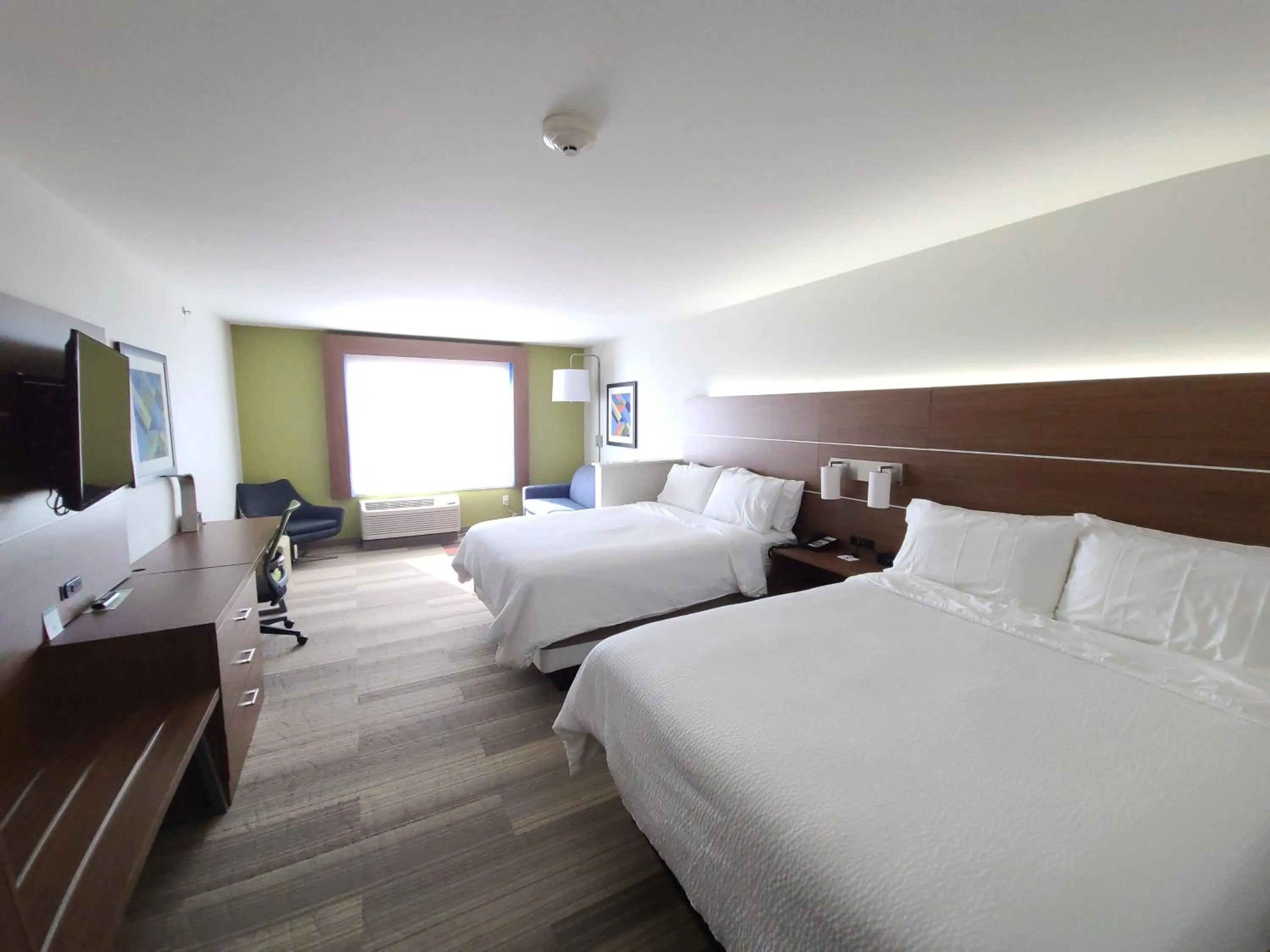 Living room, Bed in Holiday Inn Express & Suites - Nebraska City by IHG