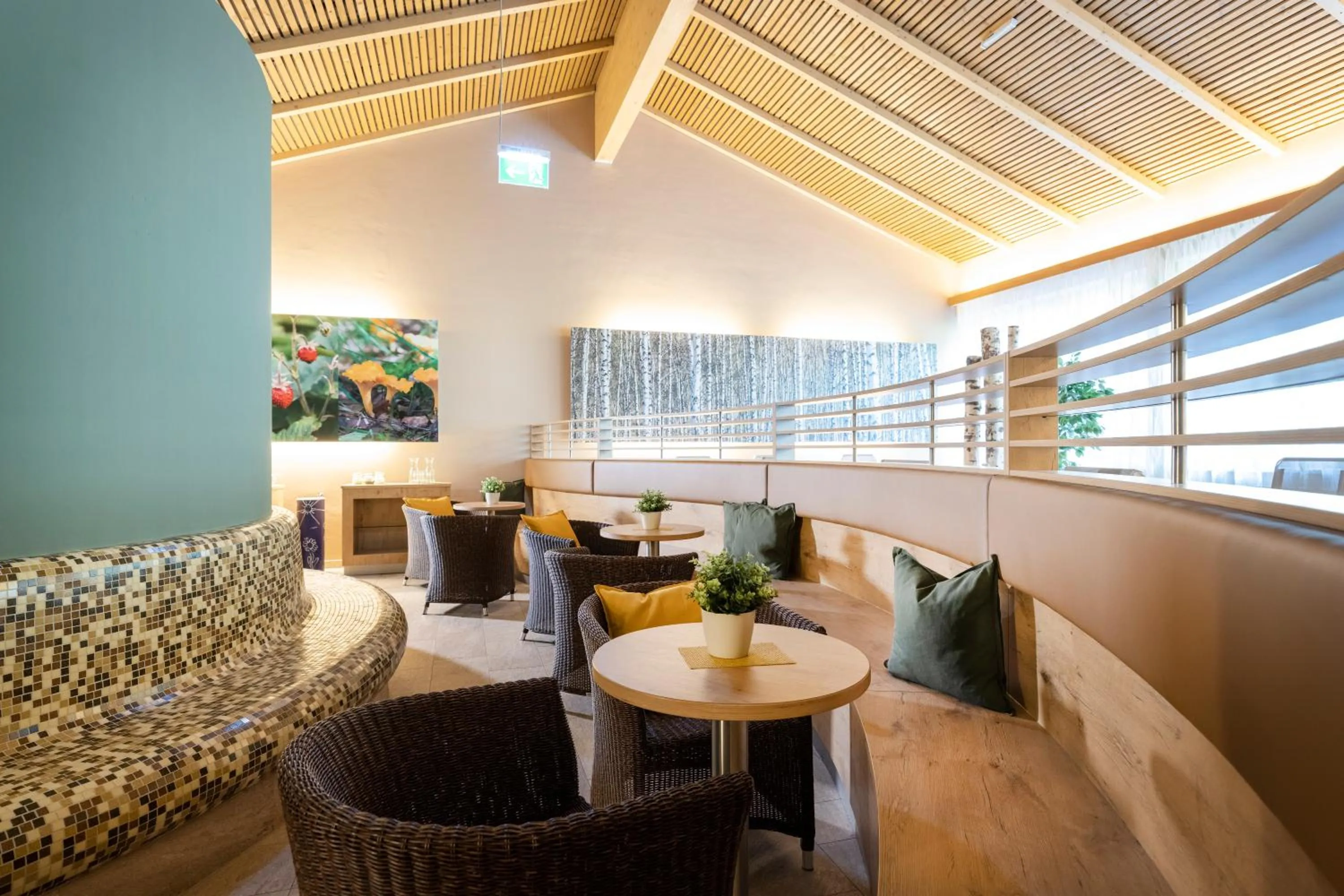 Lounge or bar in JUFA Hotel Bruck an der Mur - im Weitental