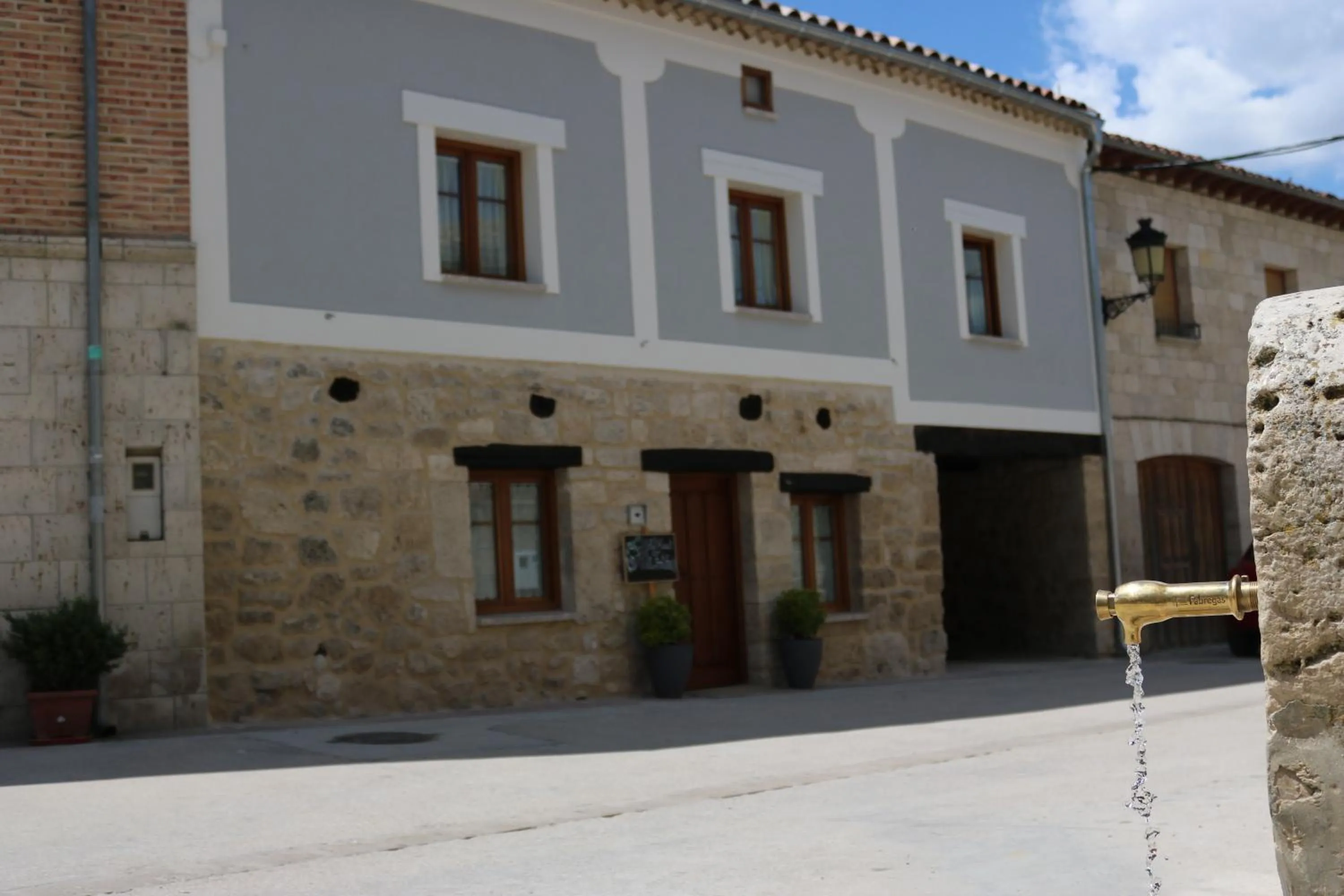 Property building in Villa Fontanas