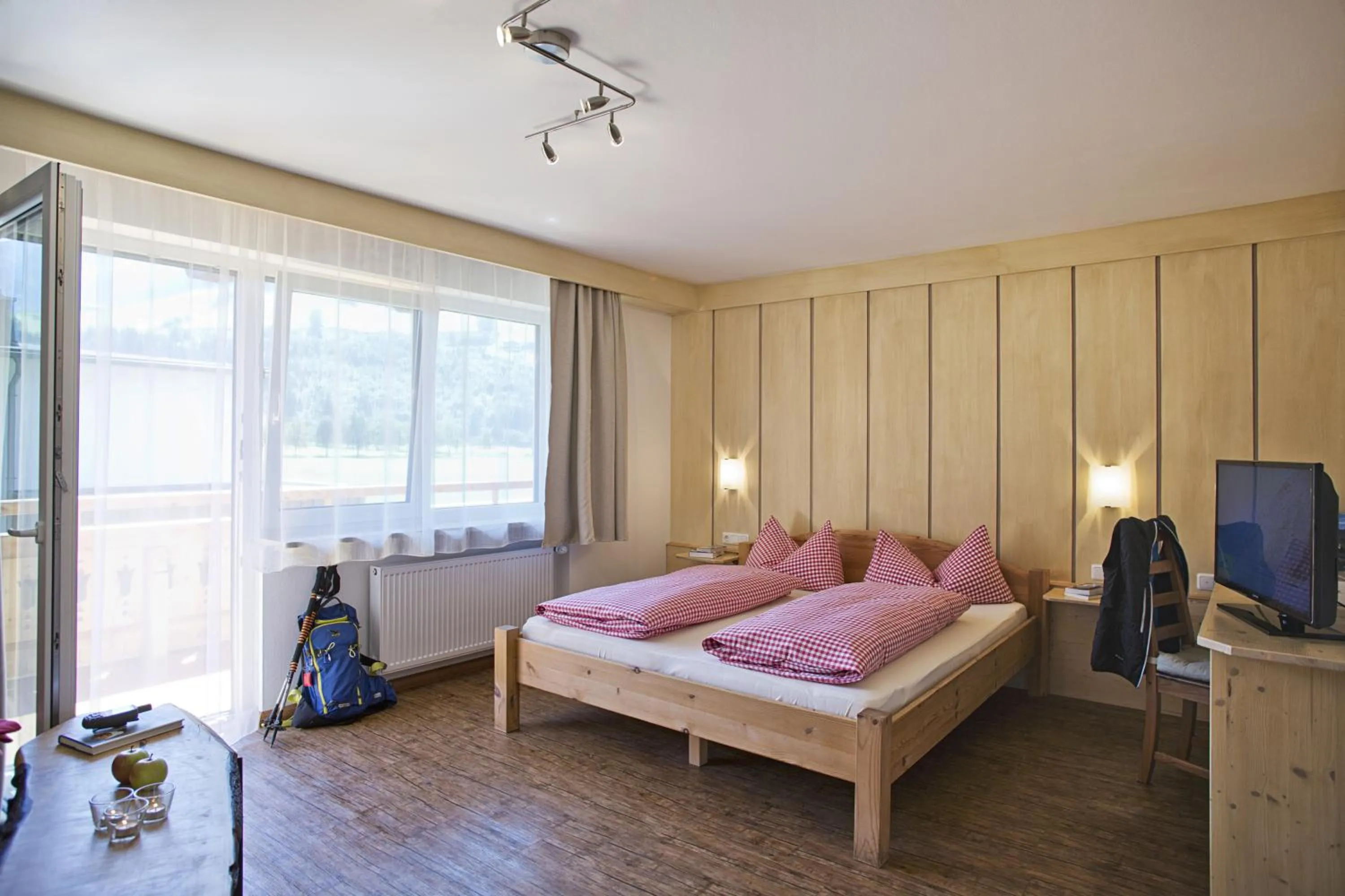 Photo of the whole room, Bed in Alphotel Mittersill