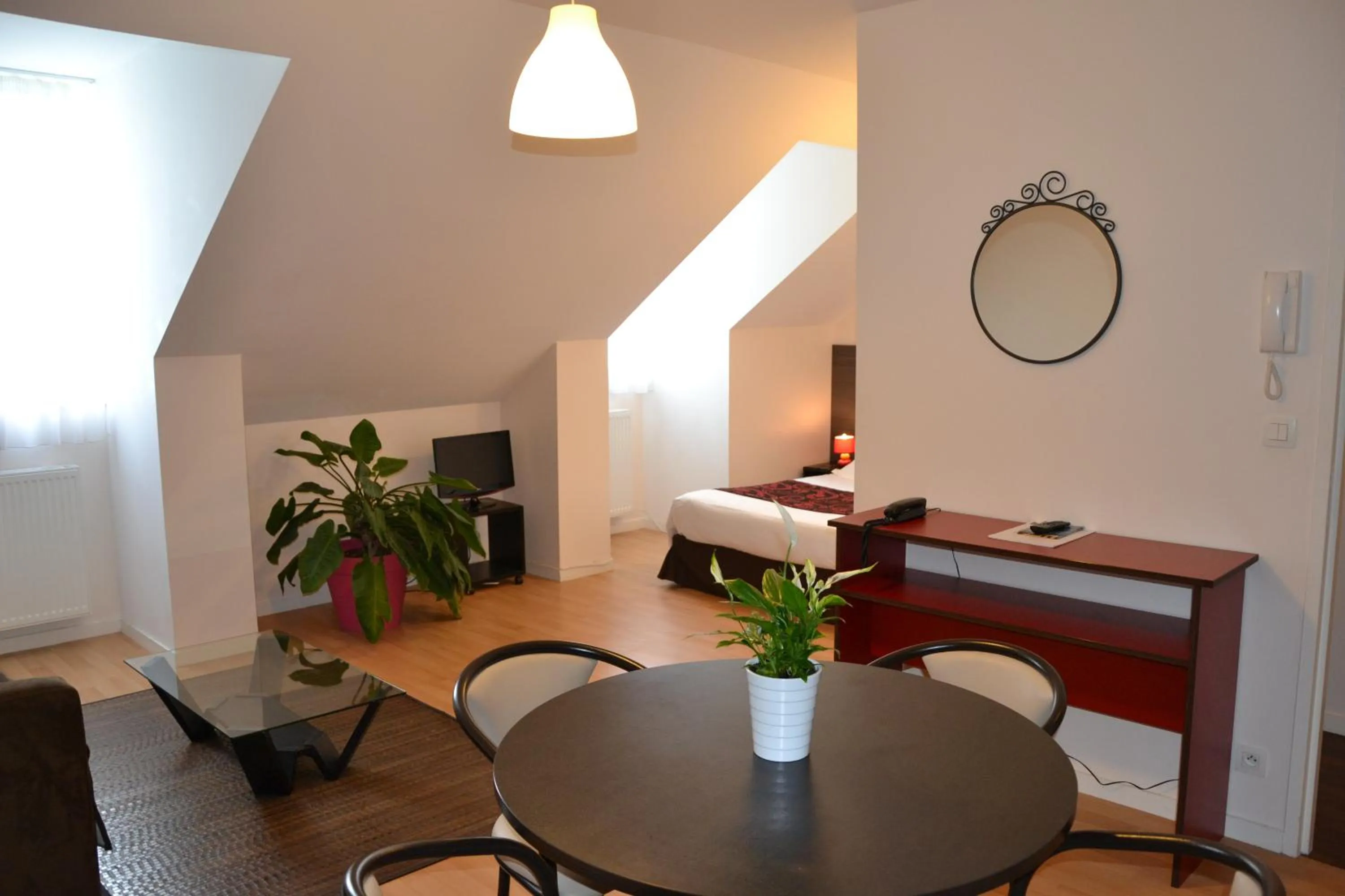 Living room in Brit Hotel Spa Le Connetable