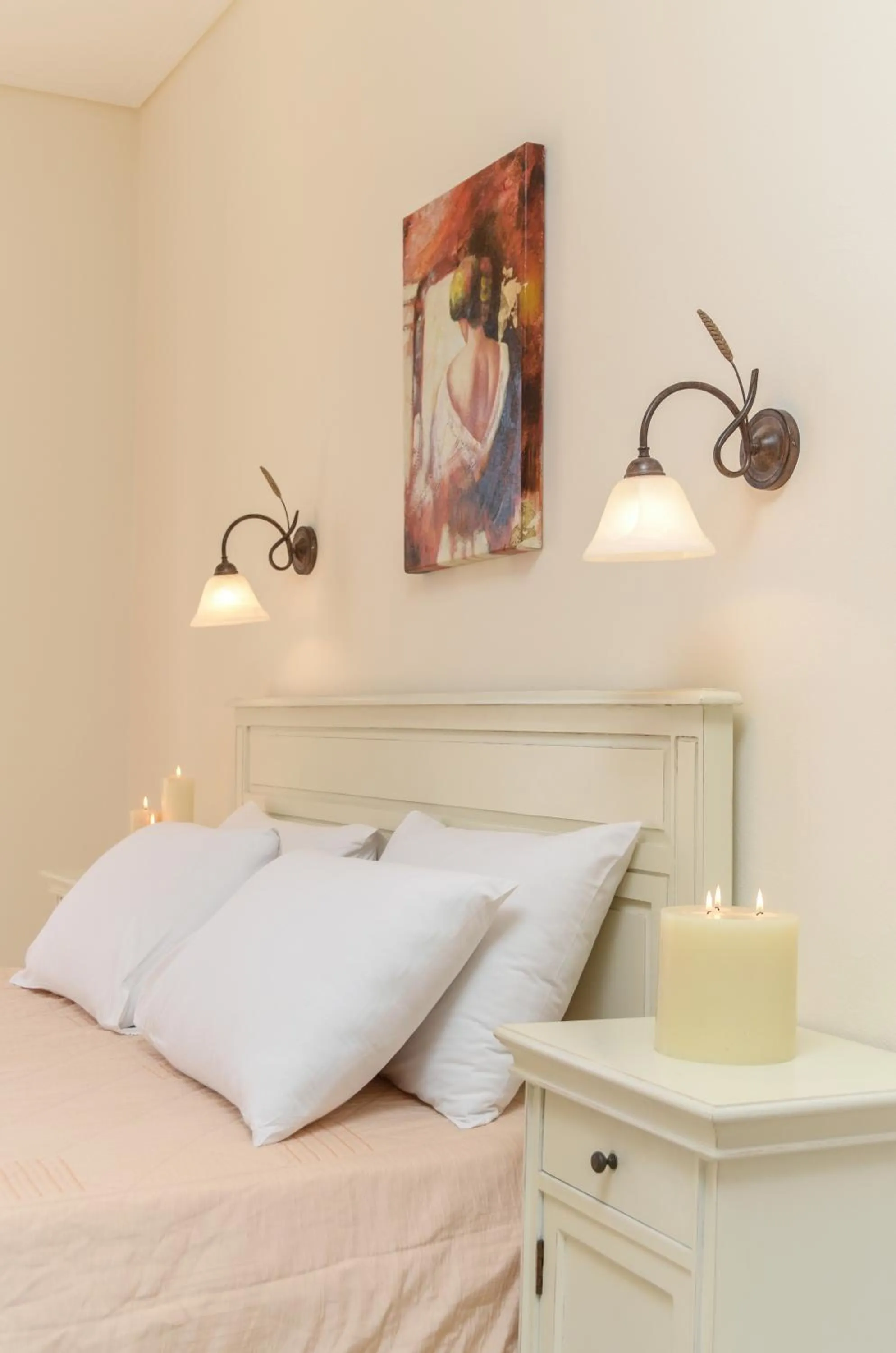 Decorative detail, Bed in Perla Hotel