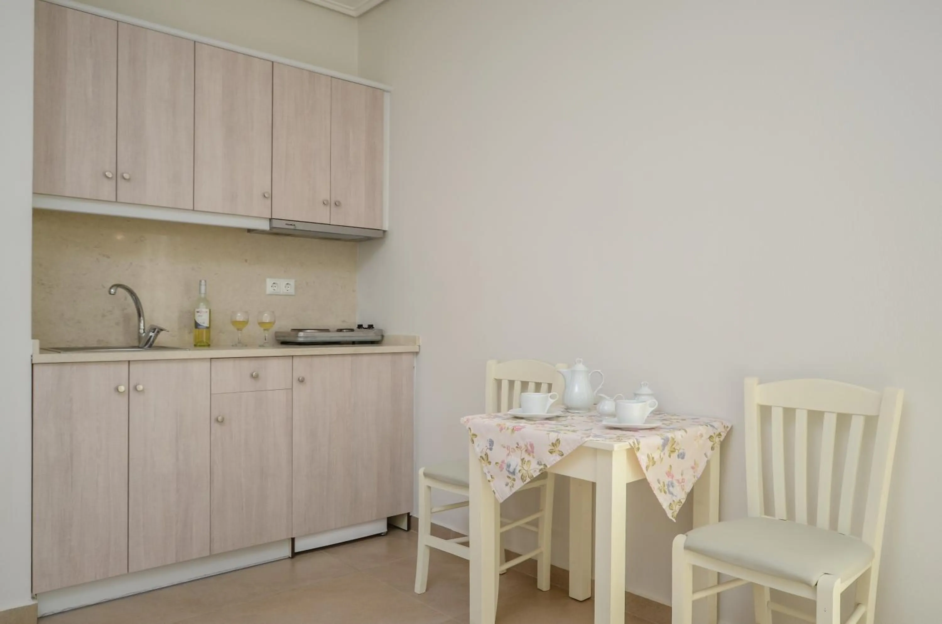 Kitchen or kitchenette in Perla Hotel