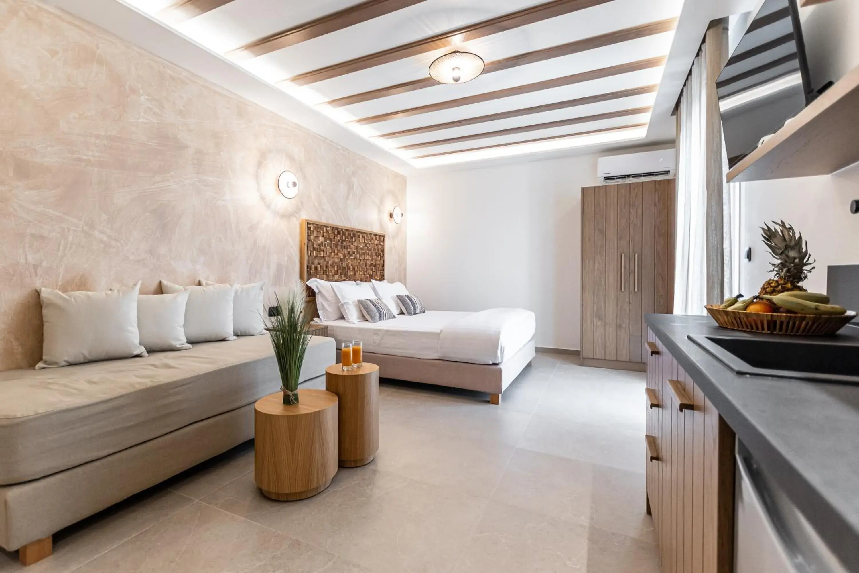 Suite with City View in Perla Hotel Suite with City View in Perla Hotel