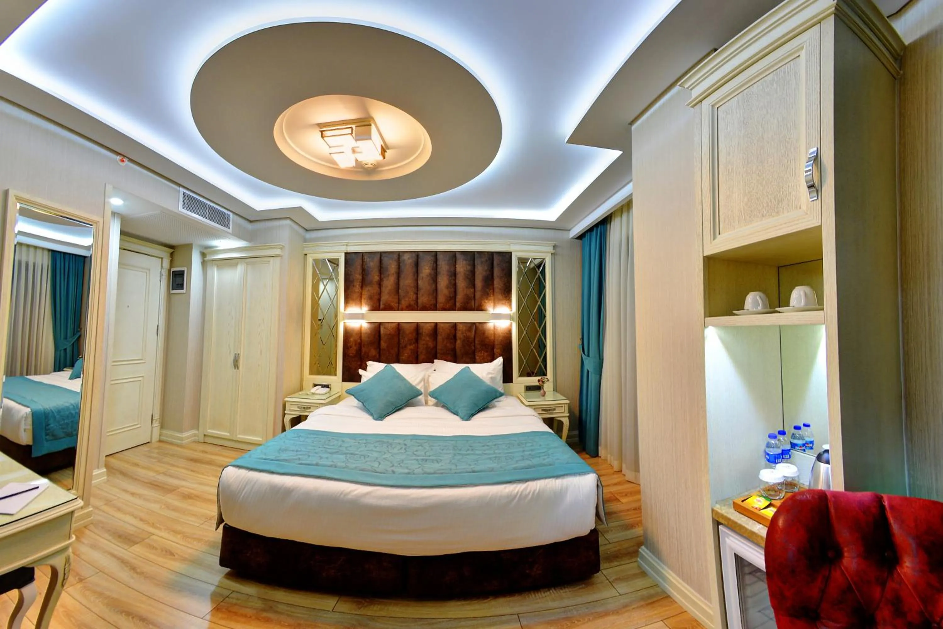 Bedroom, Bed in Novelty Hotel