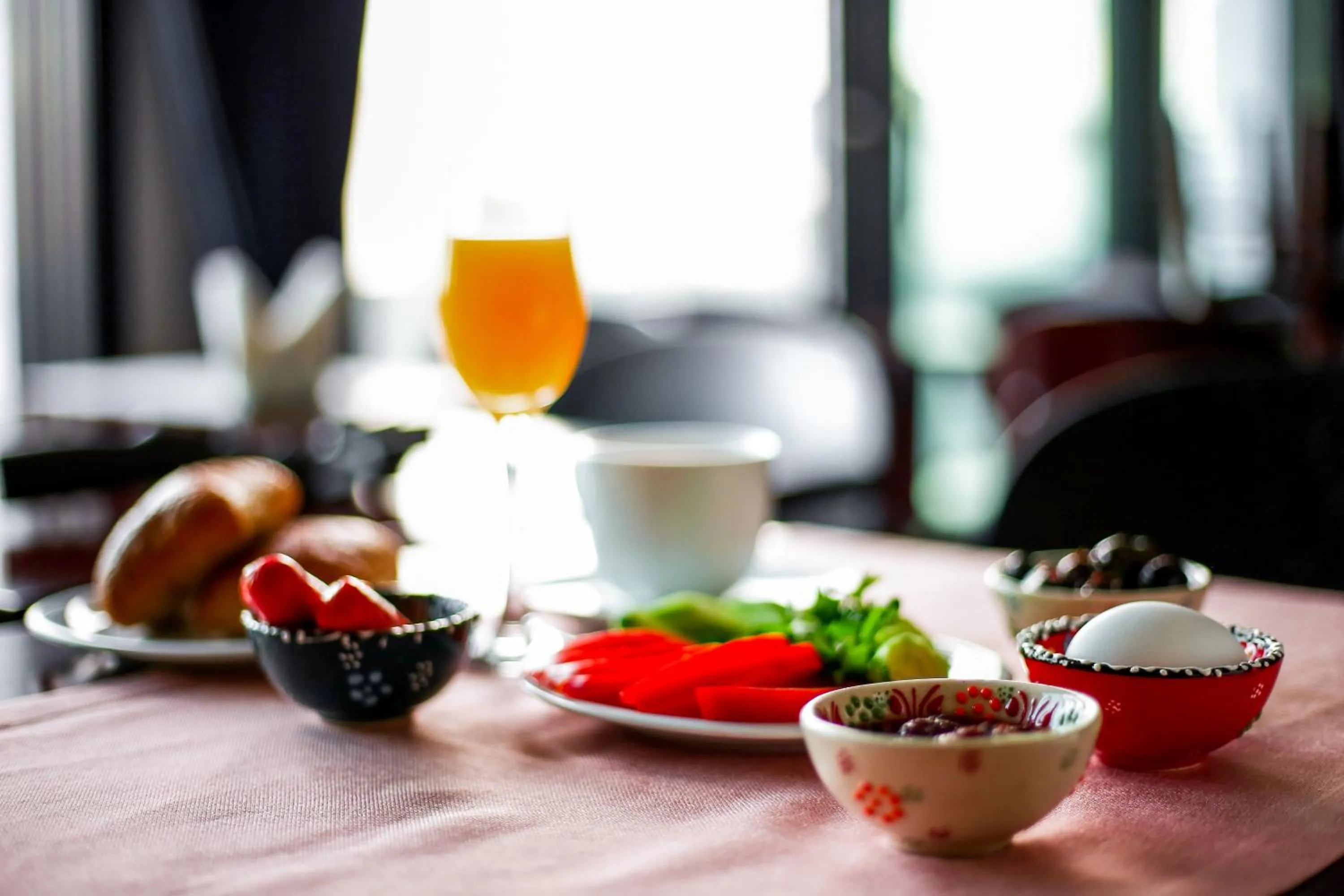 Breakfast in Novelty Hotel