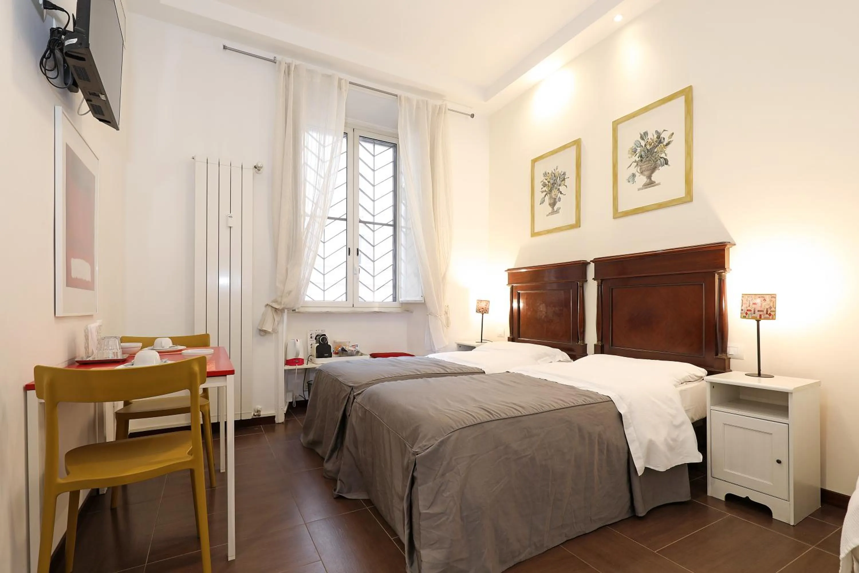 Bed in Maison Colosseo (Via dei Querceti 24)