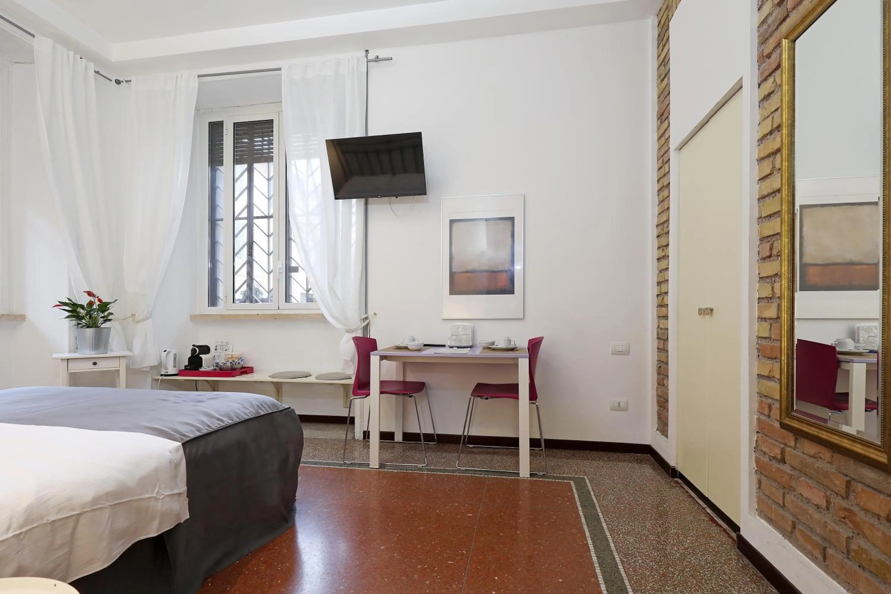 Bed in Maison Colosseo (Via dei Querceti 24)