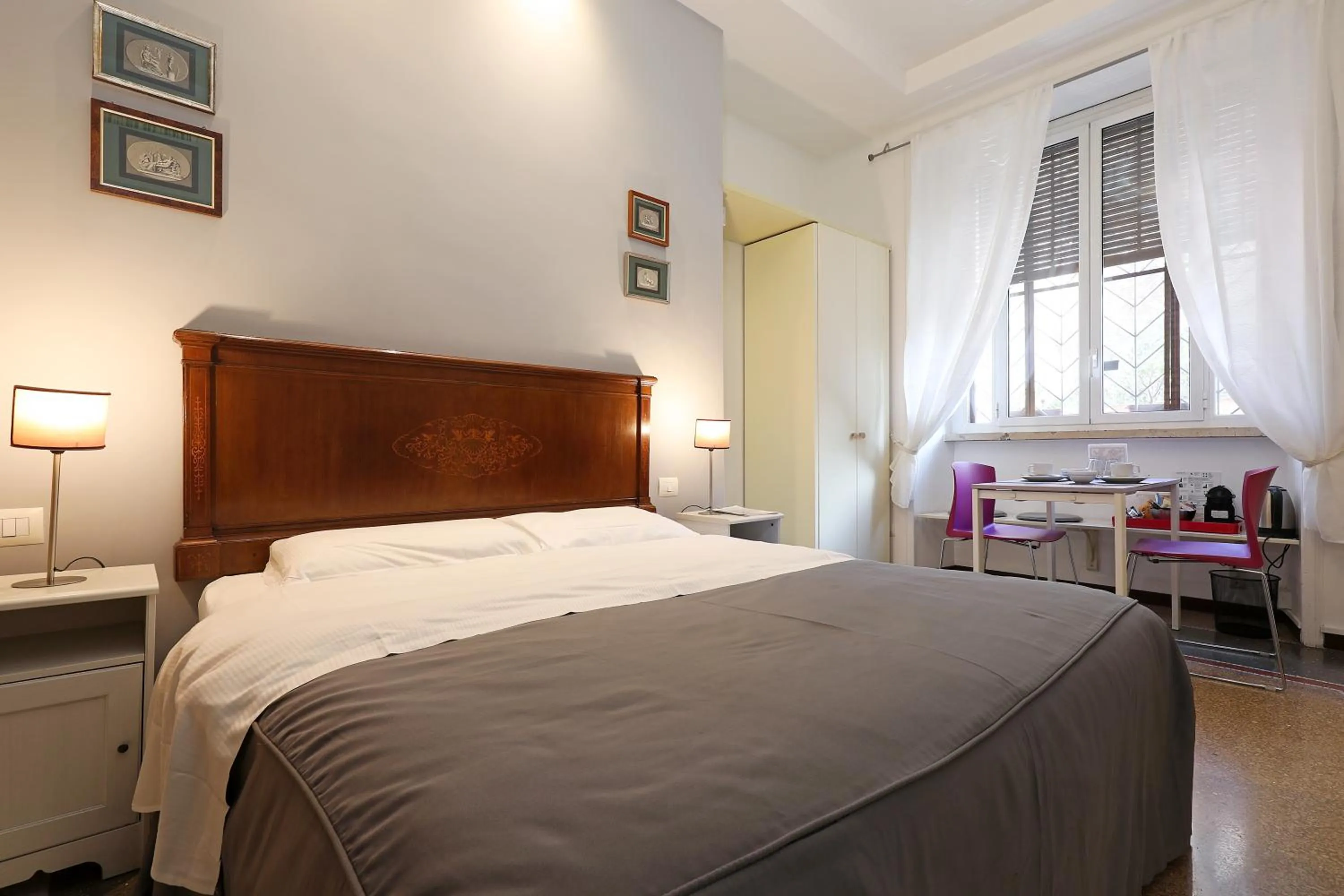 Bed in Maison Colosseo (Via dei Querceti 24)