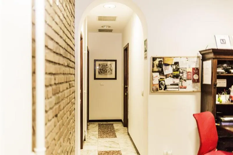 Lobby or reception in Maison Colosseo (Via dei Querceti 24)