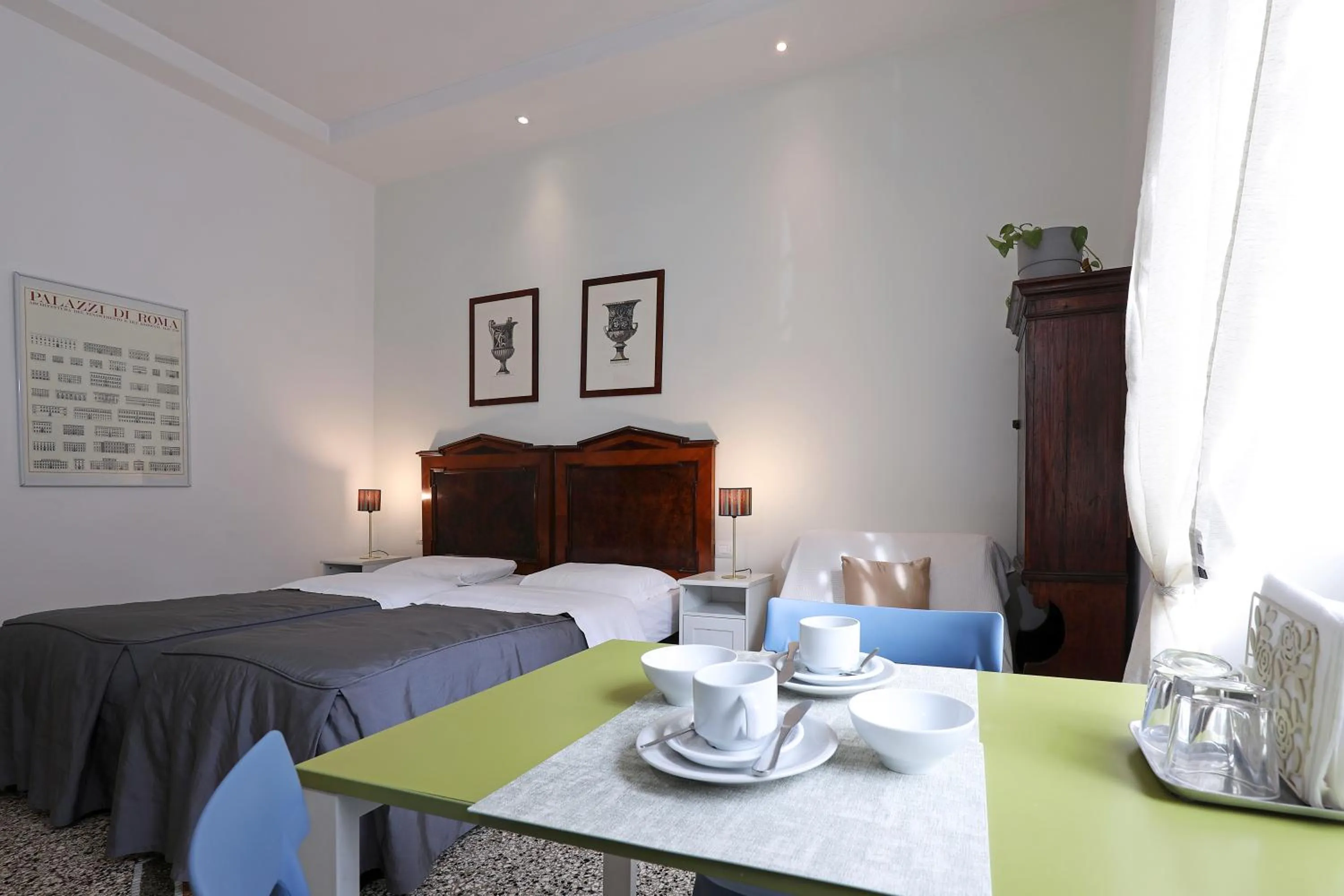 Bed in Maison Colosseo (Via dei Querceti 24)