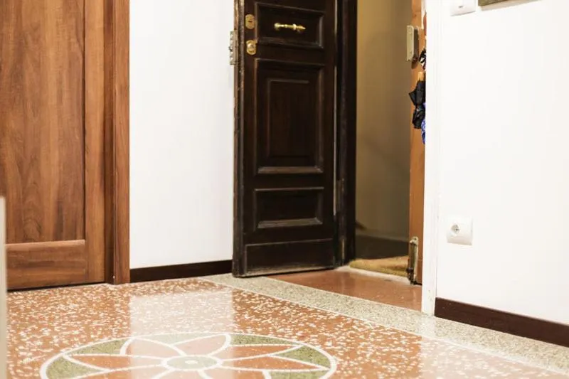 Facade/entrance in Maison Colosseo (Via dei Querceti 24)