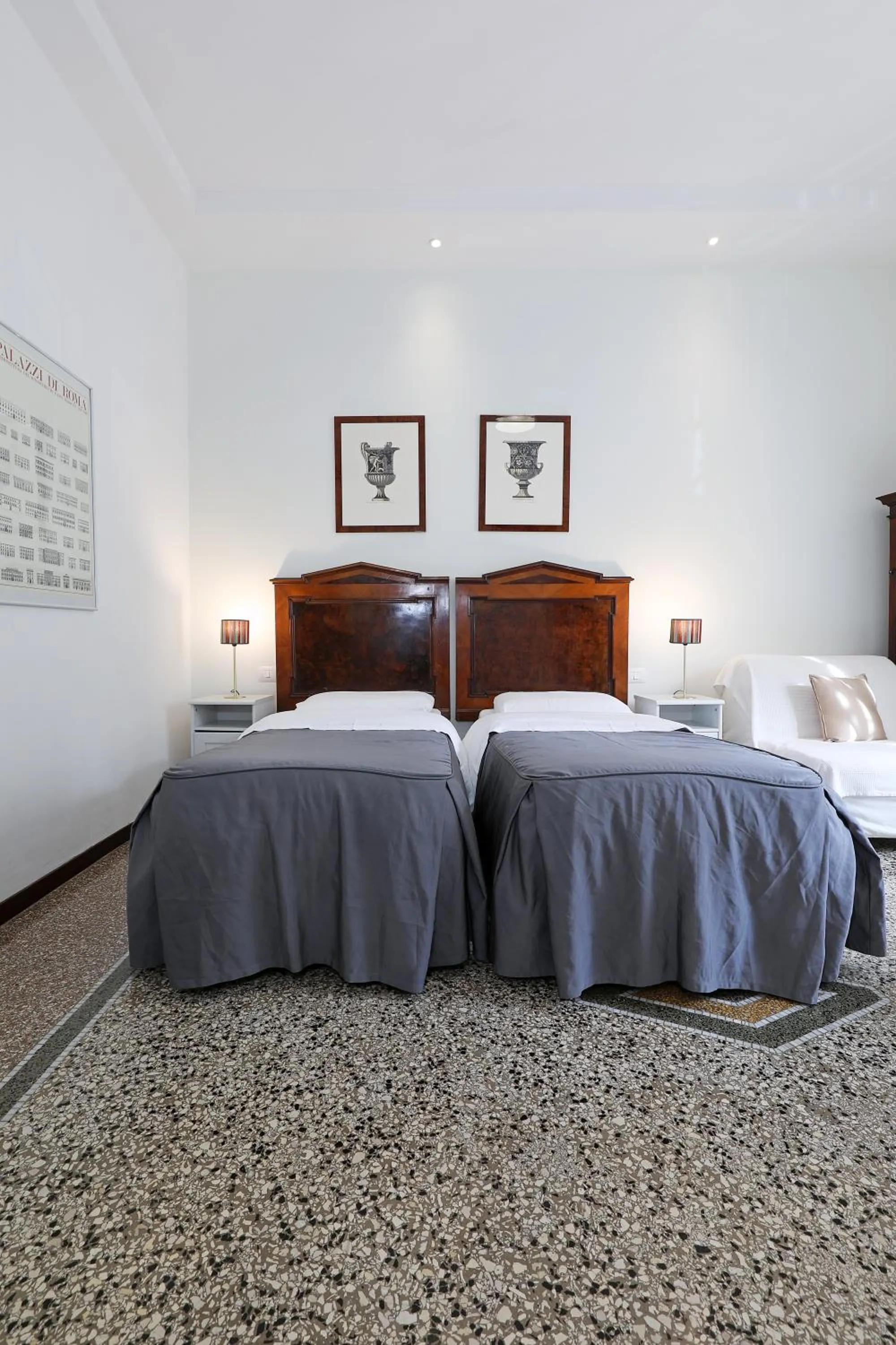 Bed in Maison Colosseo (Via dei Querceti 24)