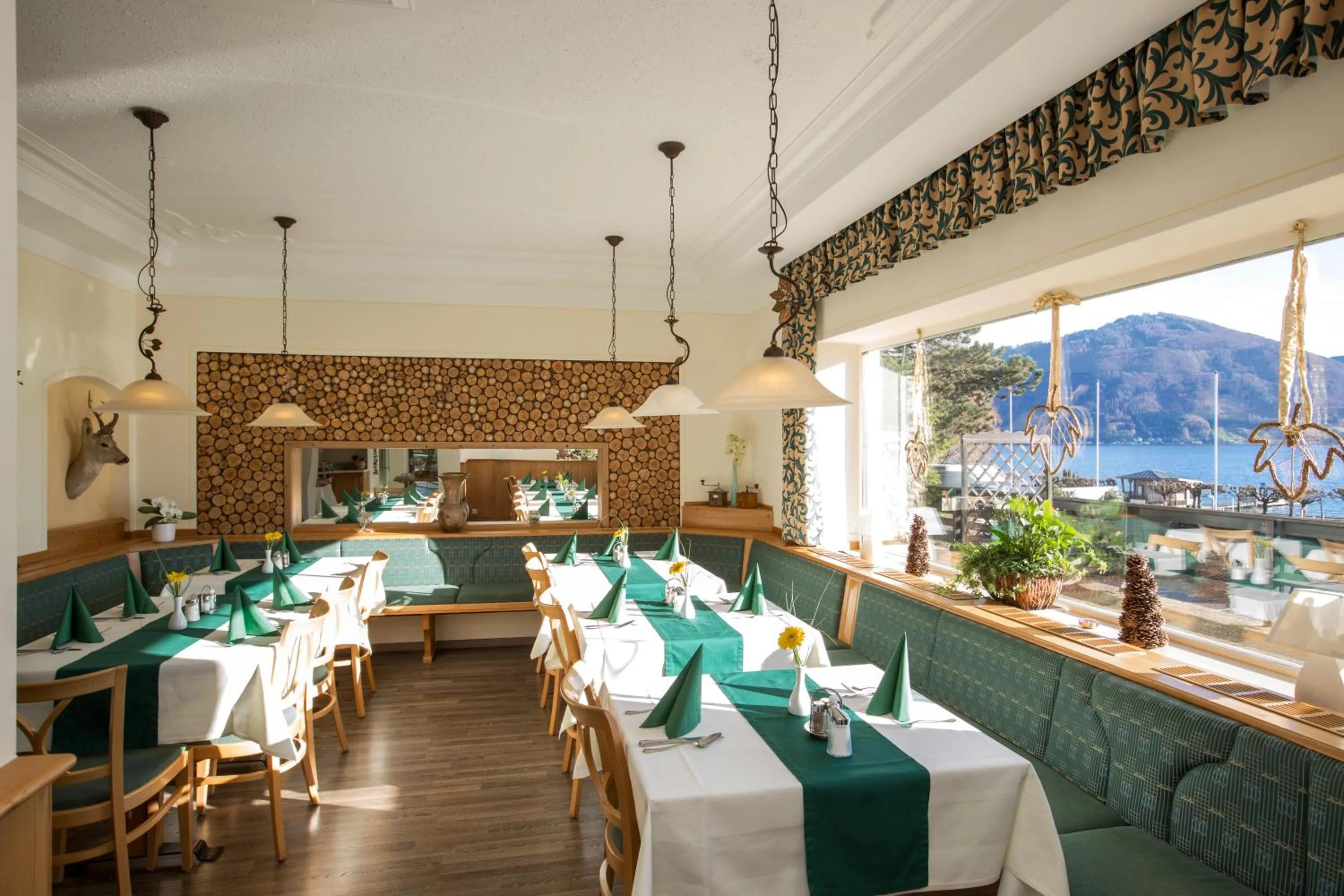 Restaurant/places to eat in Hotel Altmünsterhof