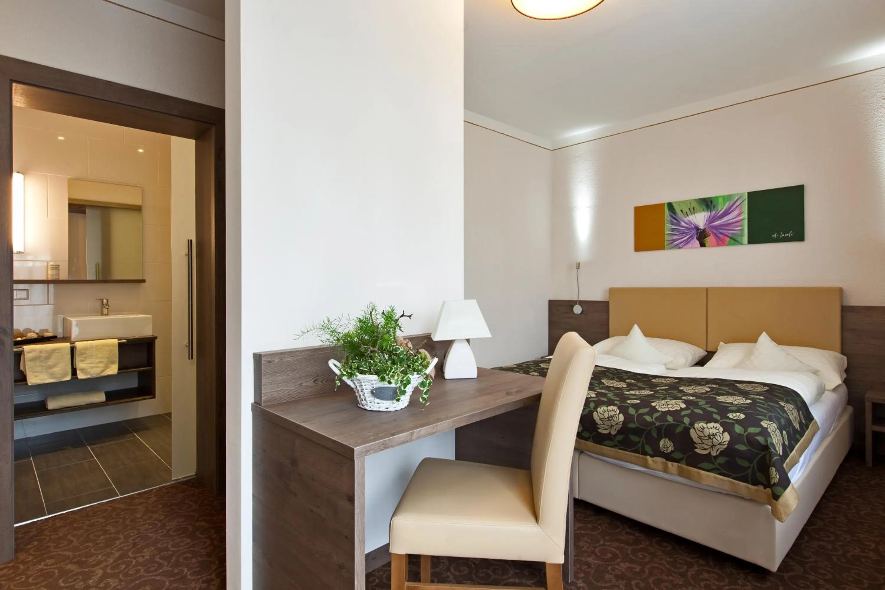 Bathroom, Bed in Hotel Altmünsterhof