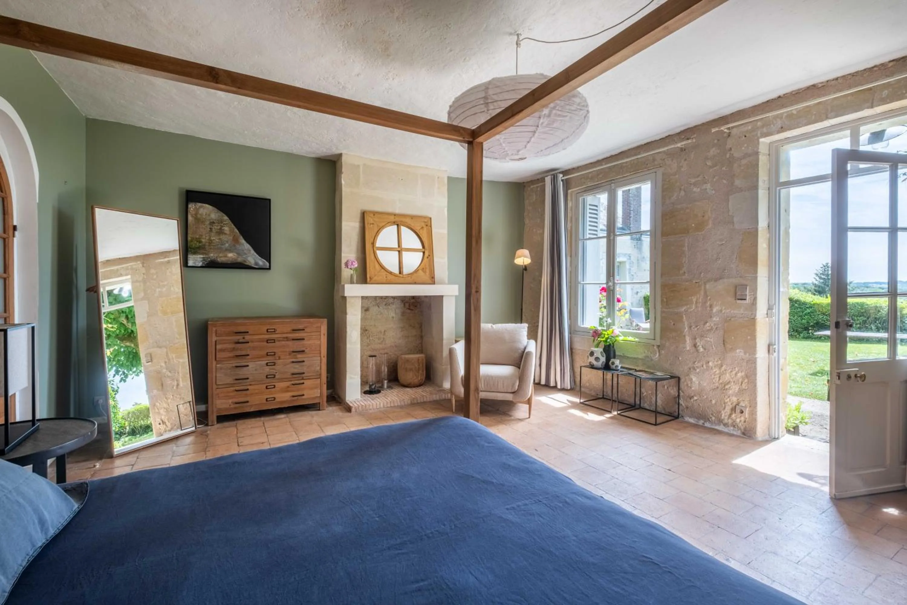 Bedroom, Bed in Château de Nazelles Amboise
