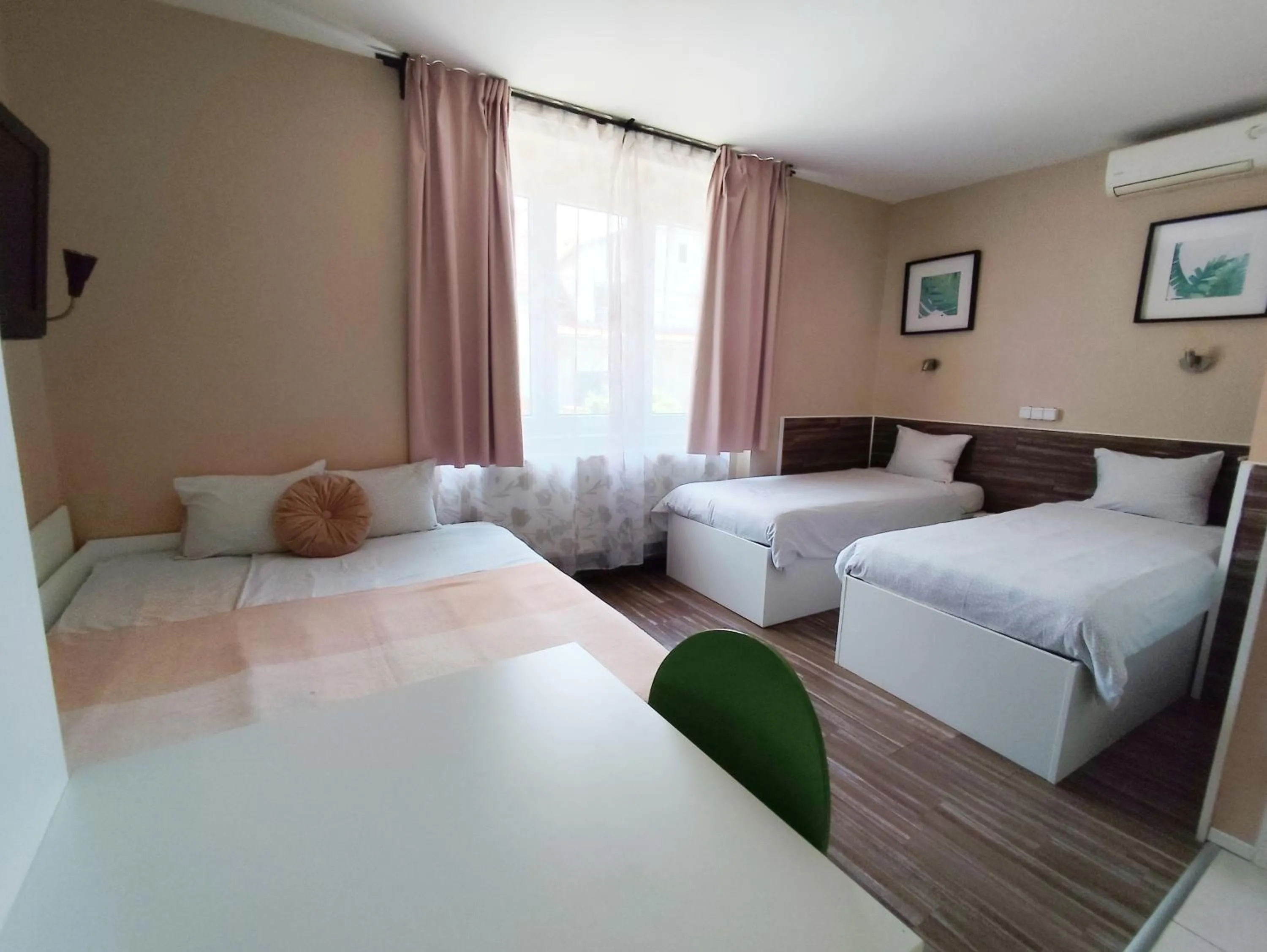 Quadruple Room in Villa Antunovac Zagreb