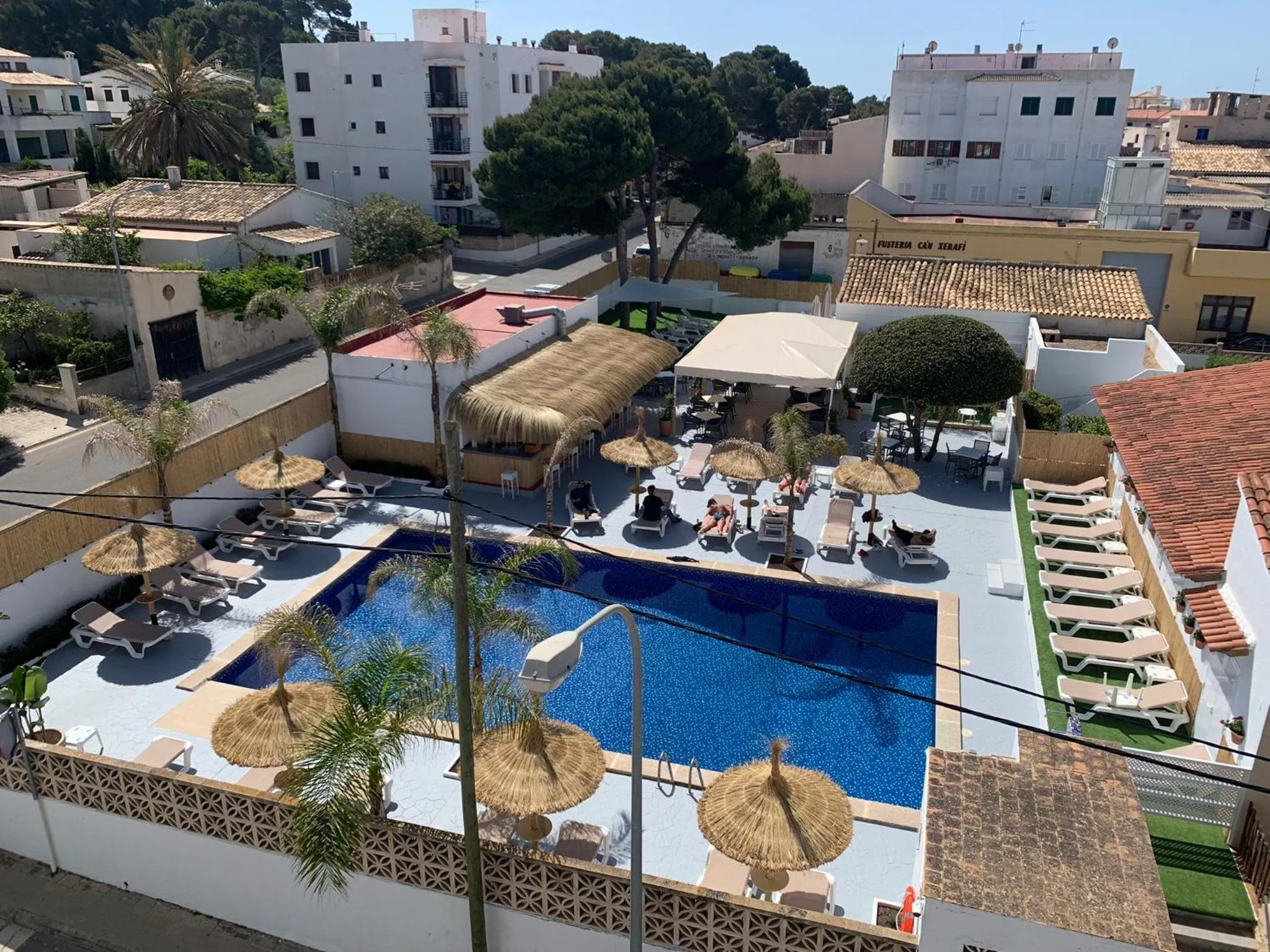 Property building in Hotel Chevy & Suites