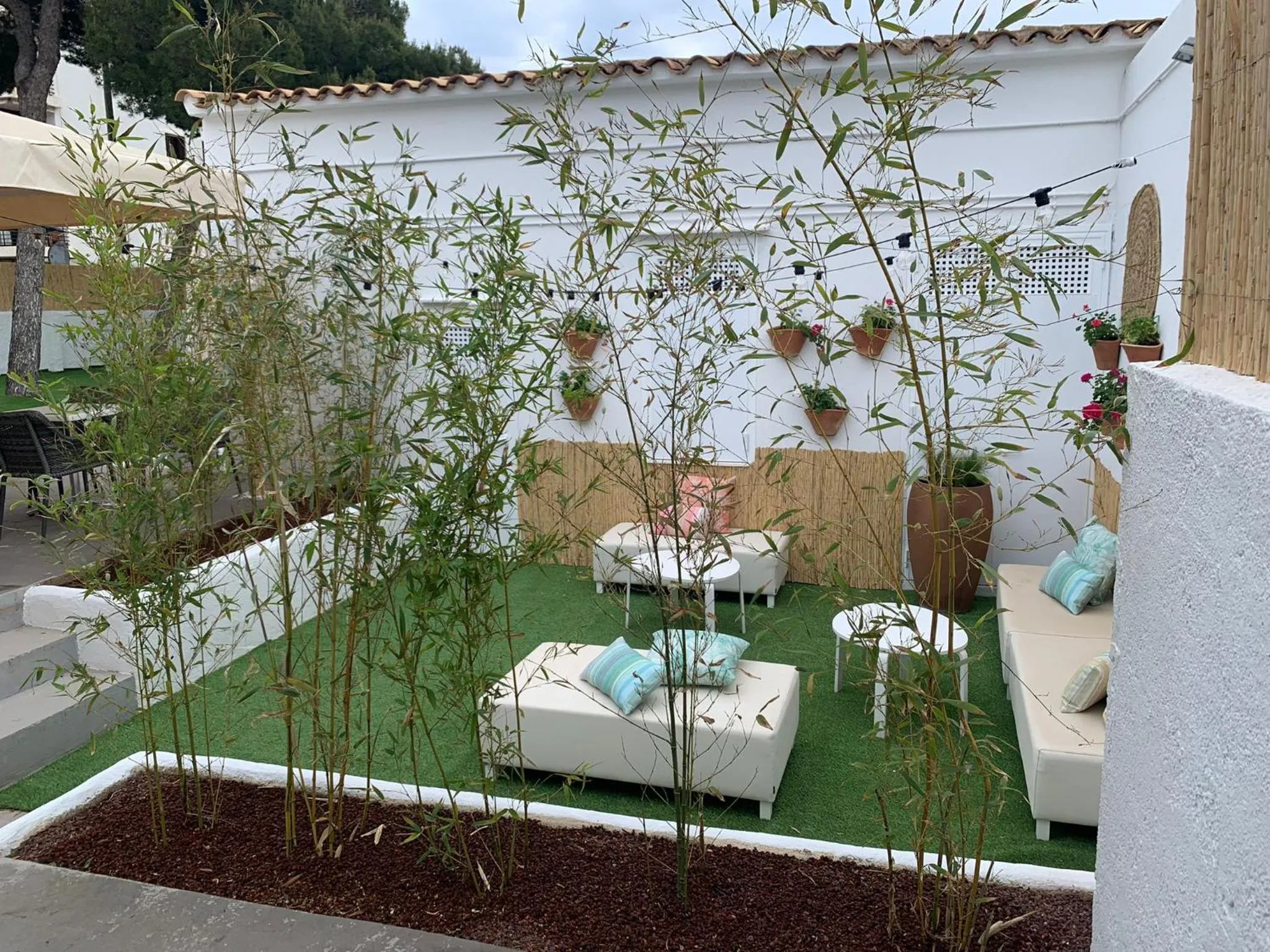 Property building in Hotel Chevy & Suites