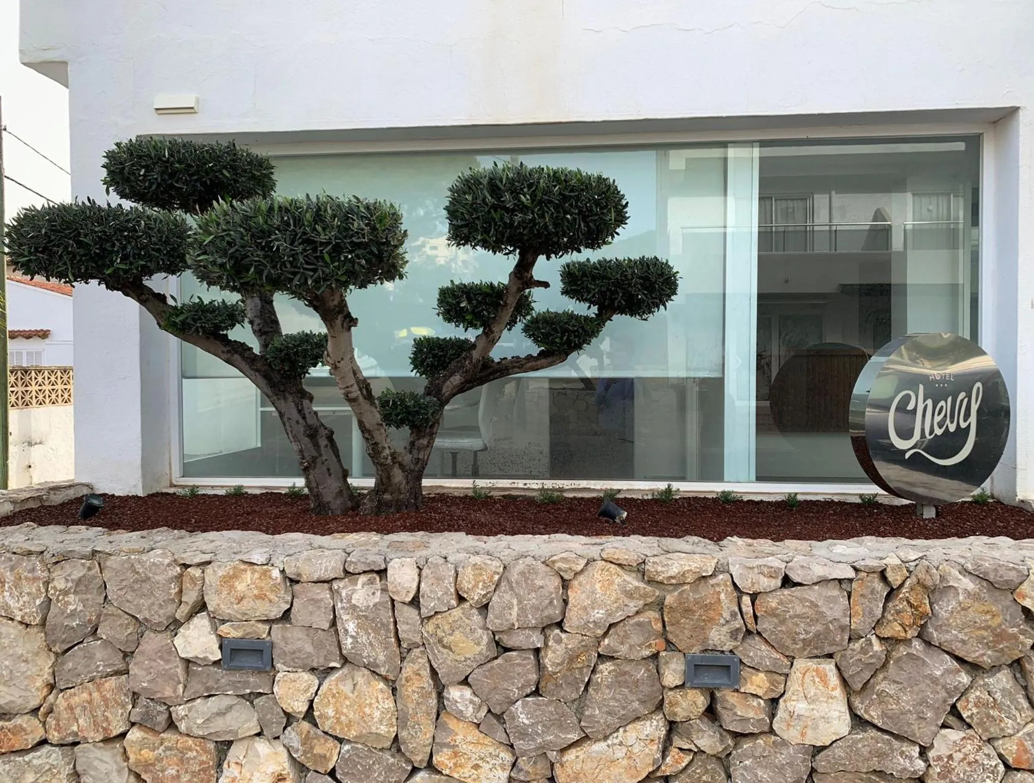 Property building in Hotel Chevy & Suites