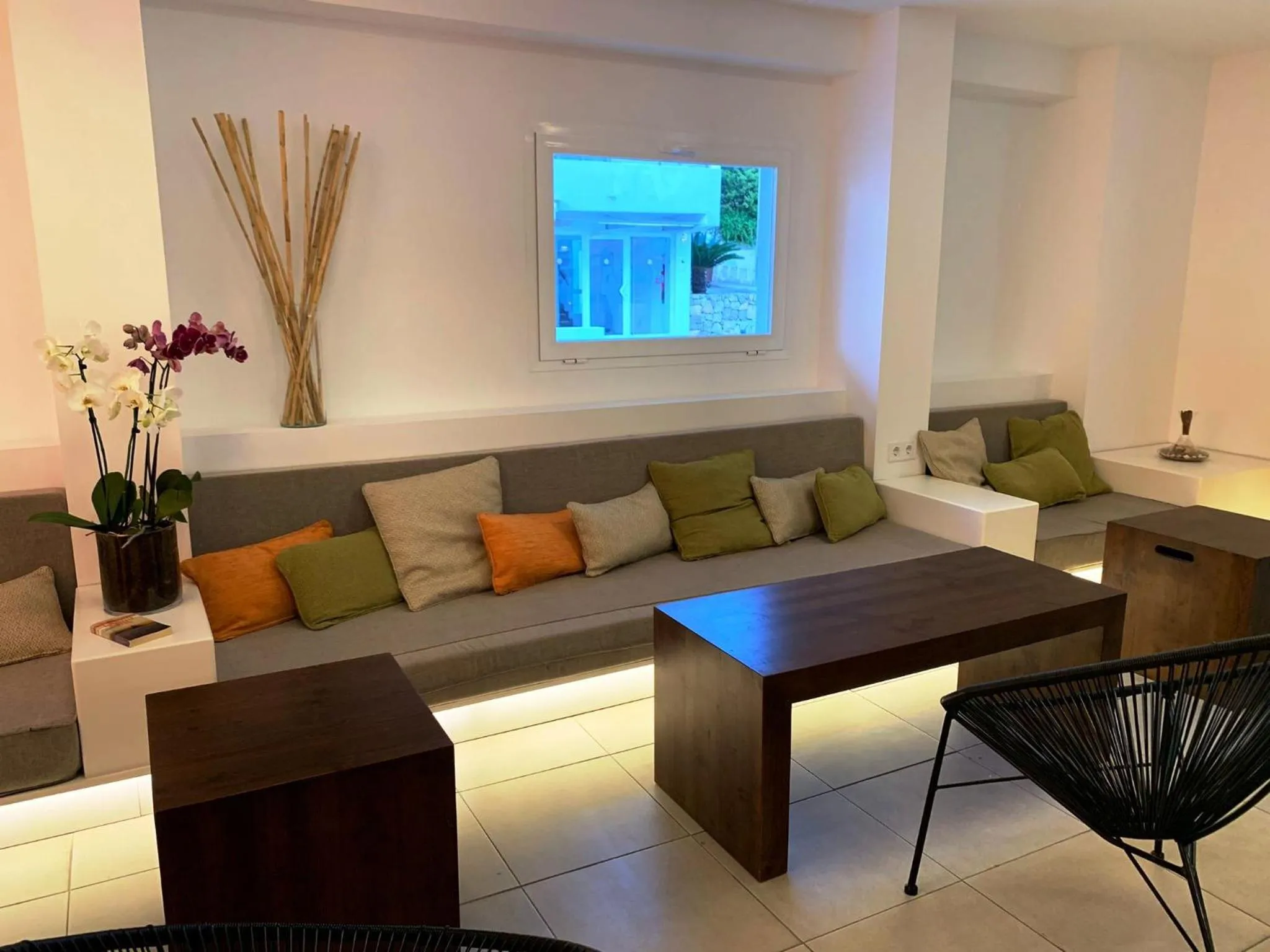 Lobby or reception in Hotel Chevy & Suites