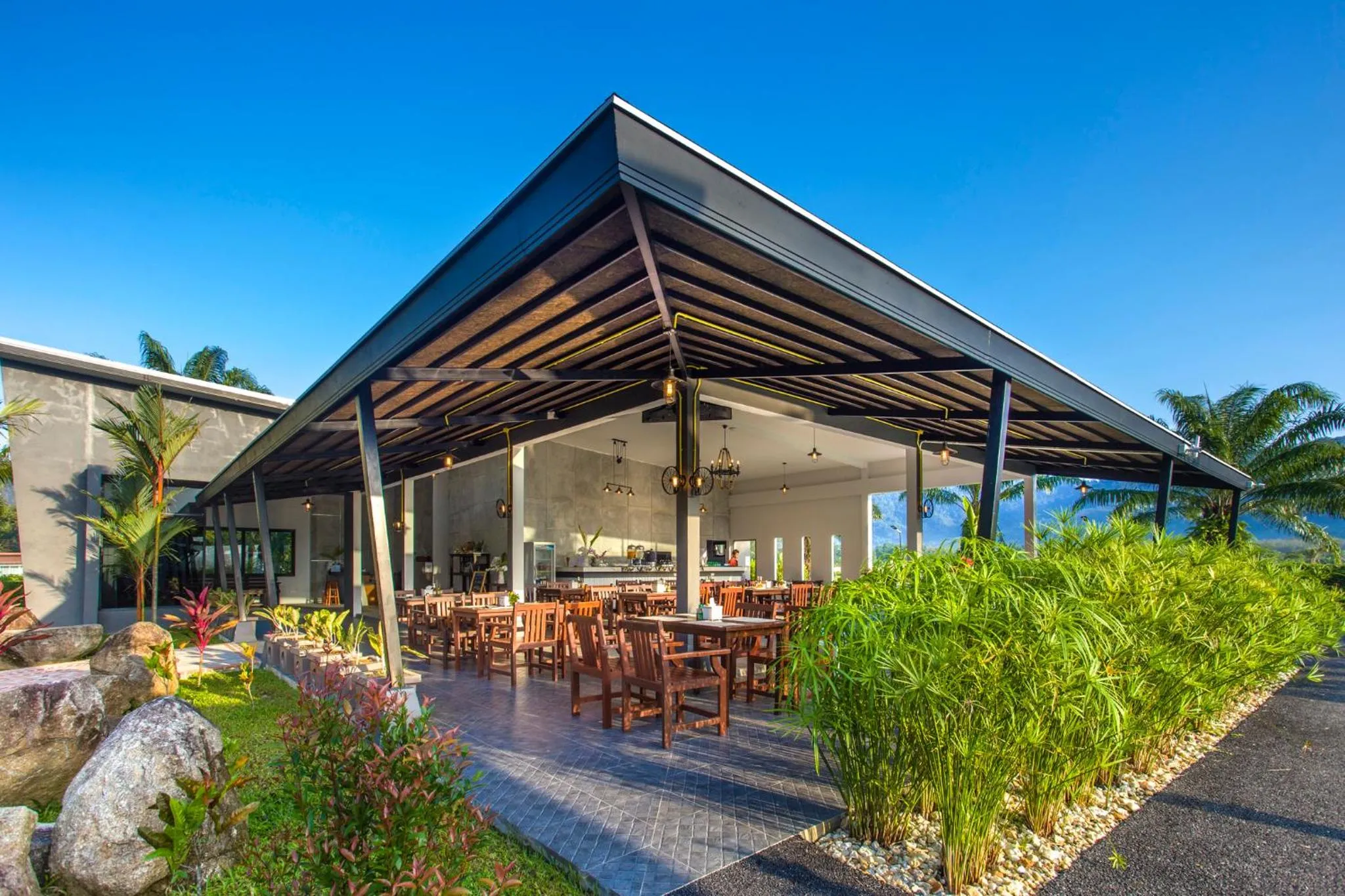 Restaurant/places to eat in Khaolak Mountain View