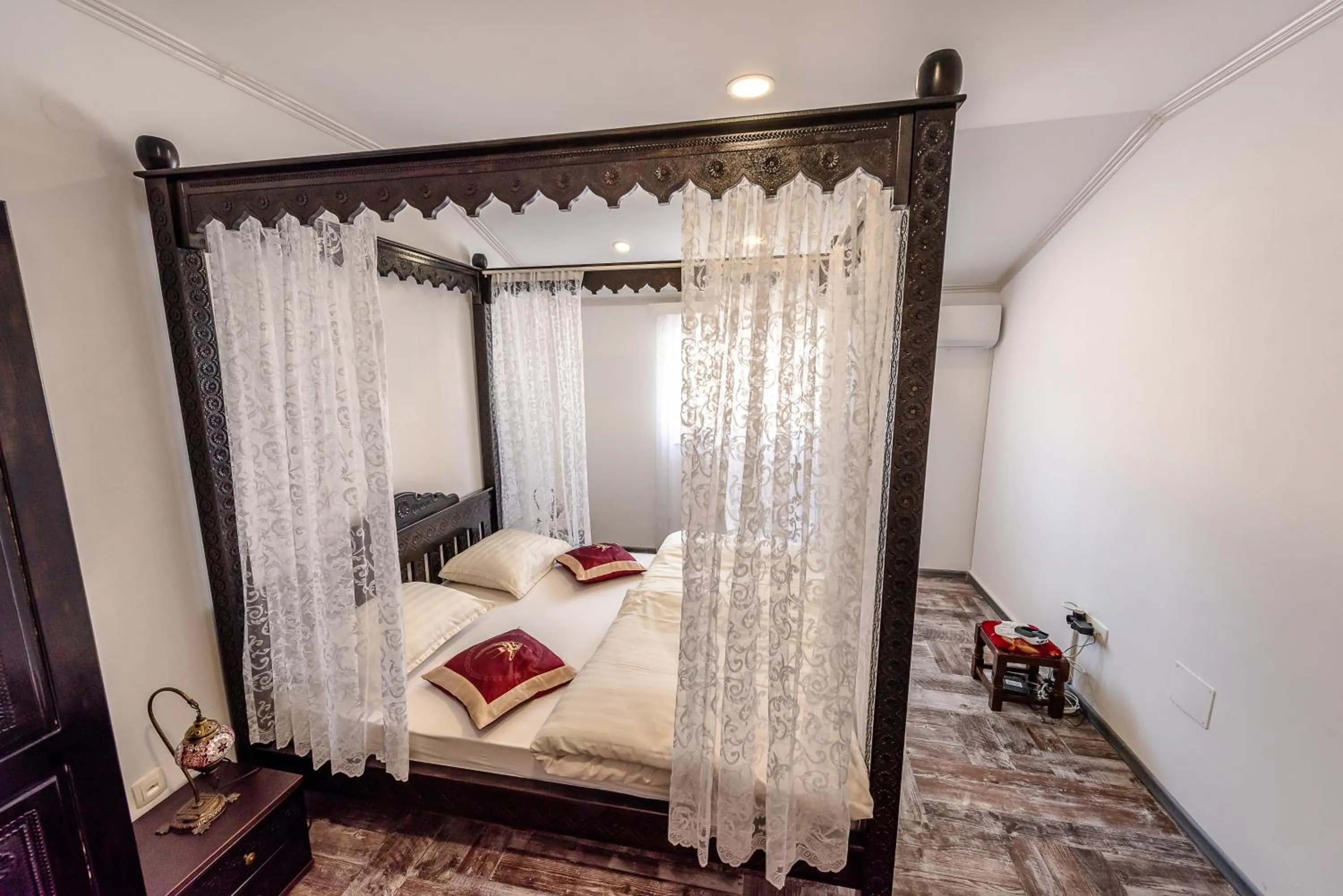 Bed in Apartment Prince