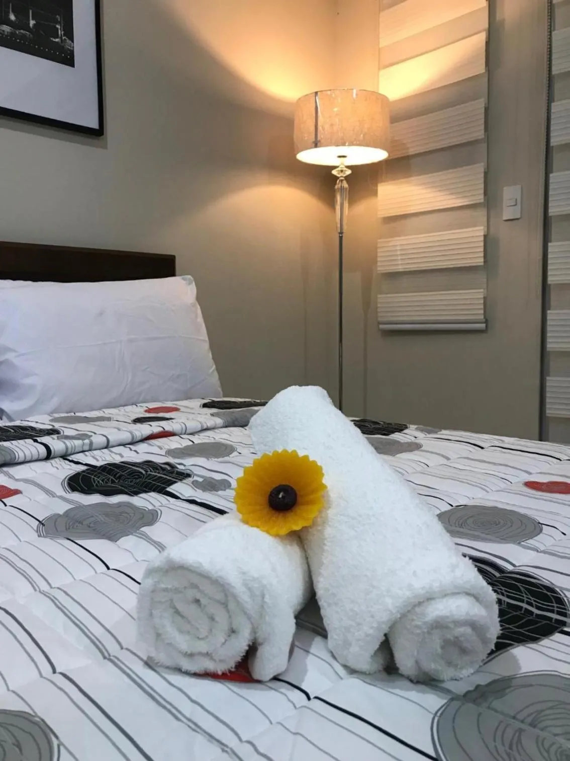 Bed in One Palm Tree Apartments