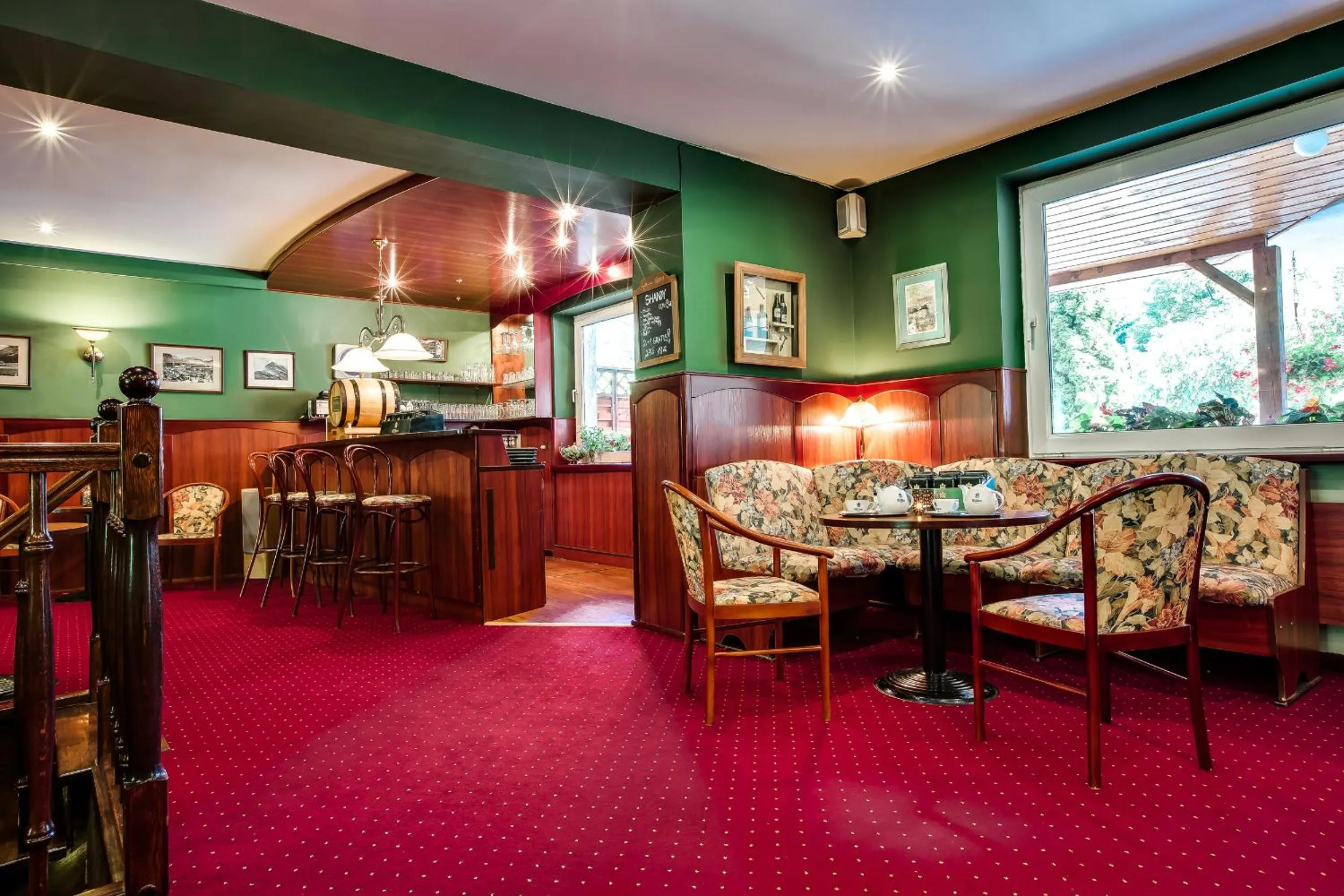 Lounge or bar in Hotel Konradówka Wellness & SPA - 300 metrów do centrum