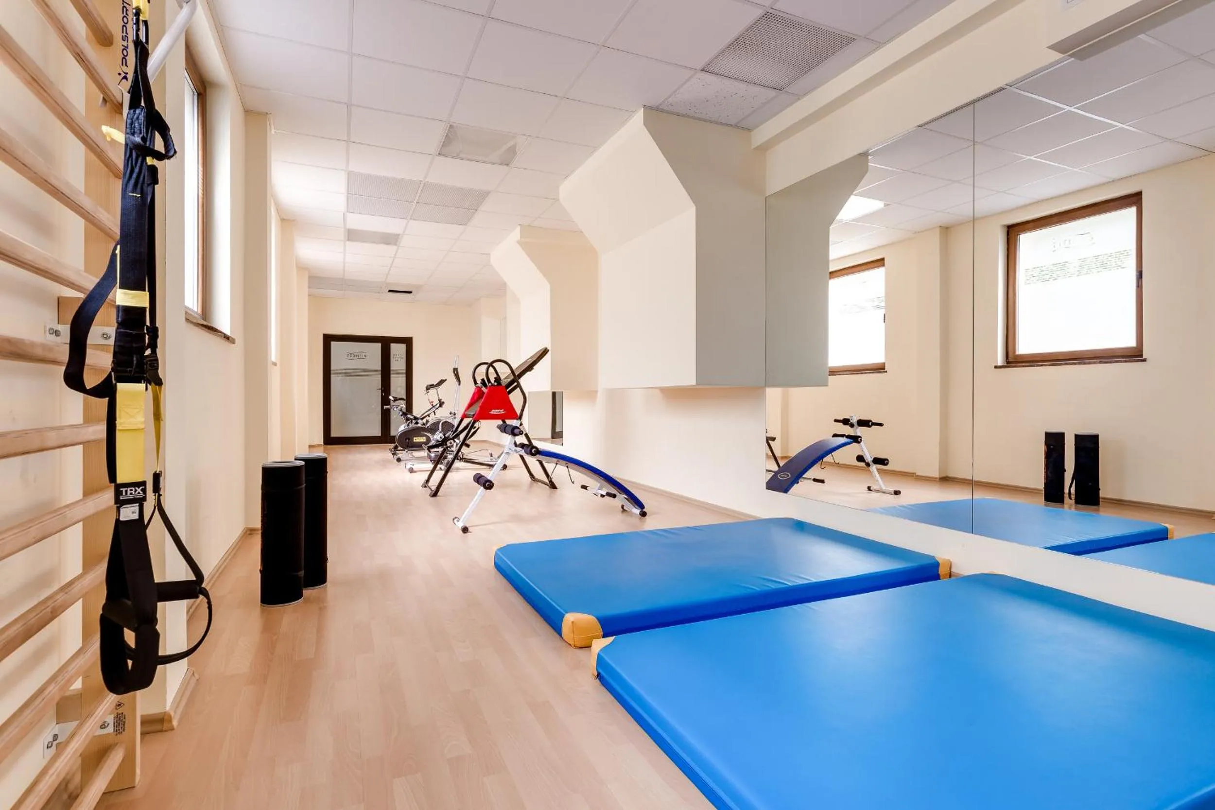 Fitness centre/facilities in Hotel Konradówka Wellness & SPA - 300 metrów do centrum
