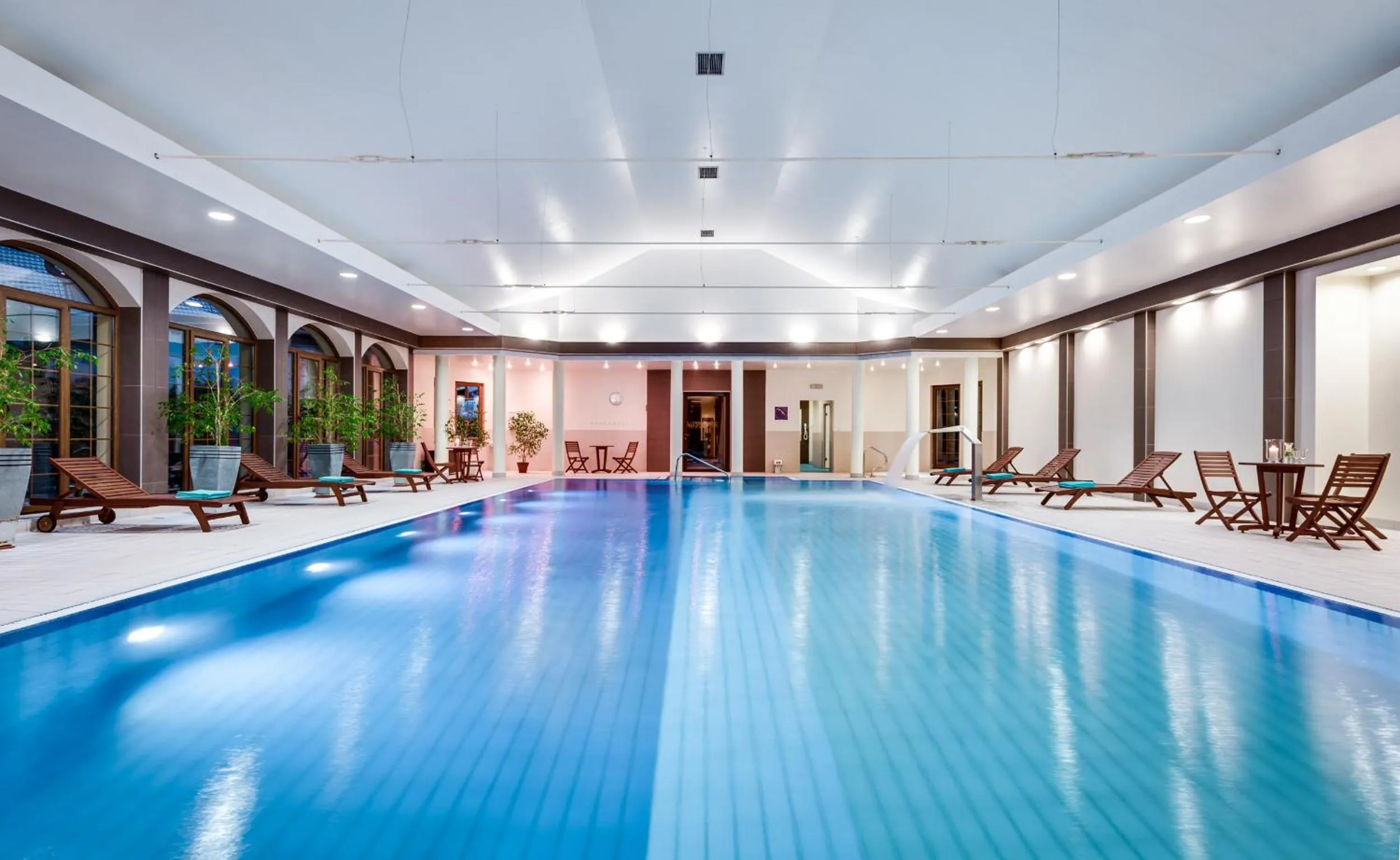 Swimming pool in Hotel Konradówka Wellness & SPA - 300 metrów do centrum