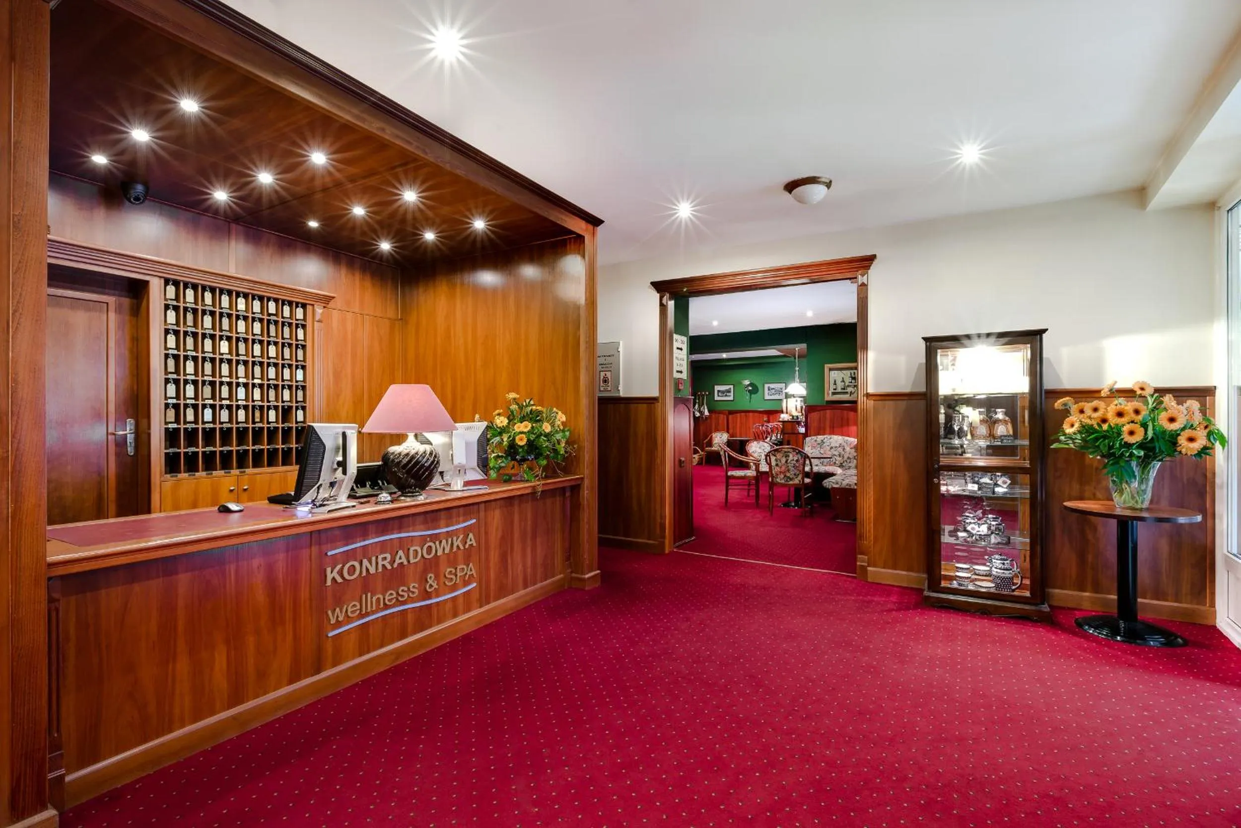 Lobby or reception in Hotel Konradówka Wellness & SPA - 300 metrów do centrum