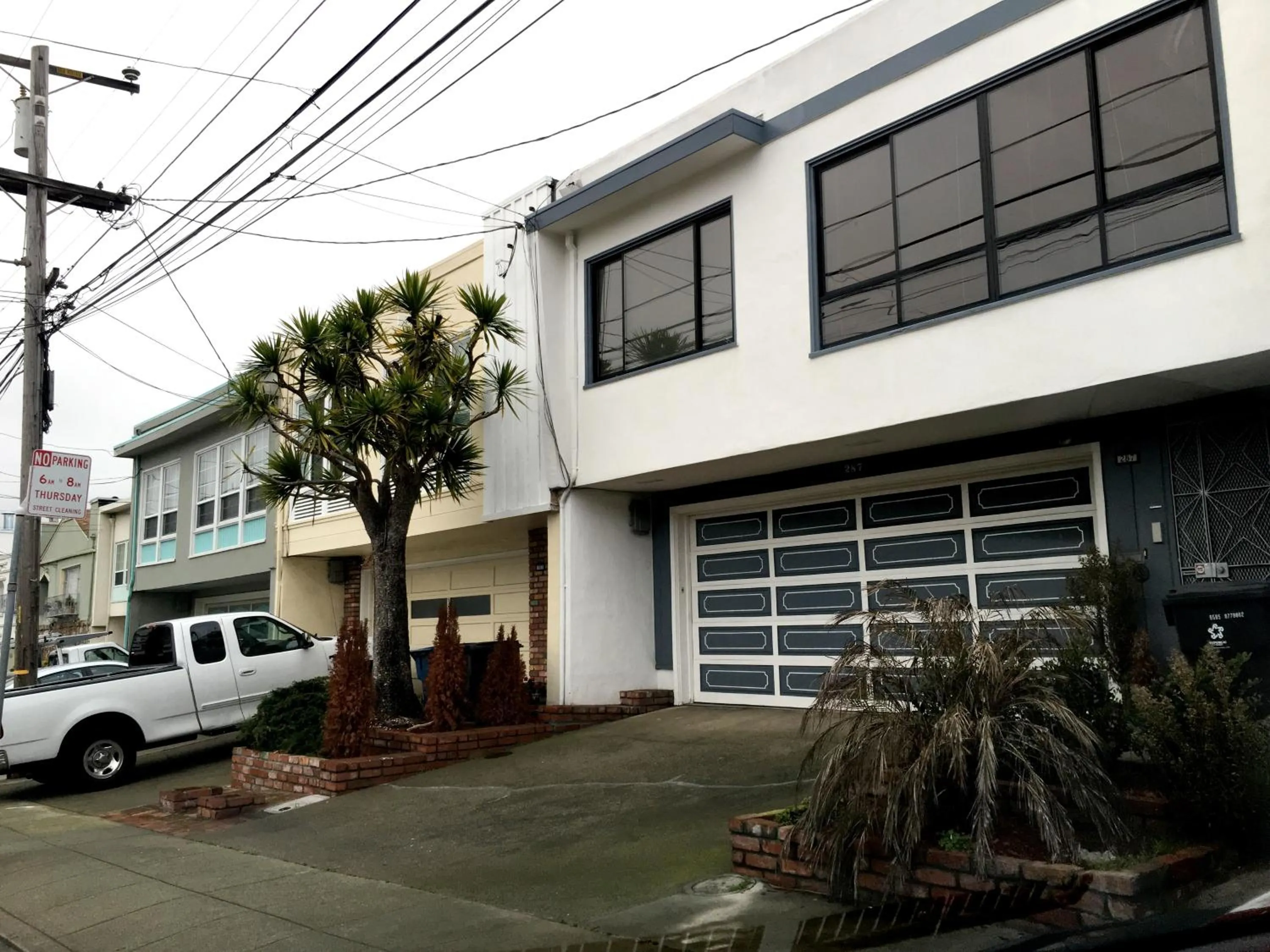 Facade/entrance in Private Unit / Private Bathroom Near BART & SF