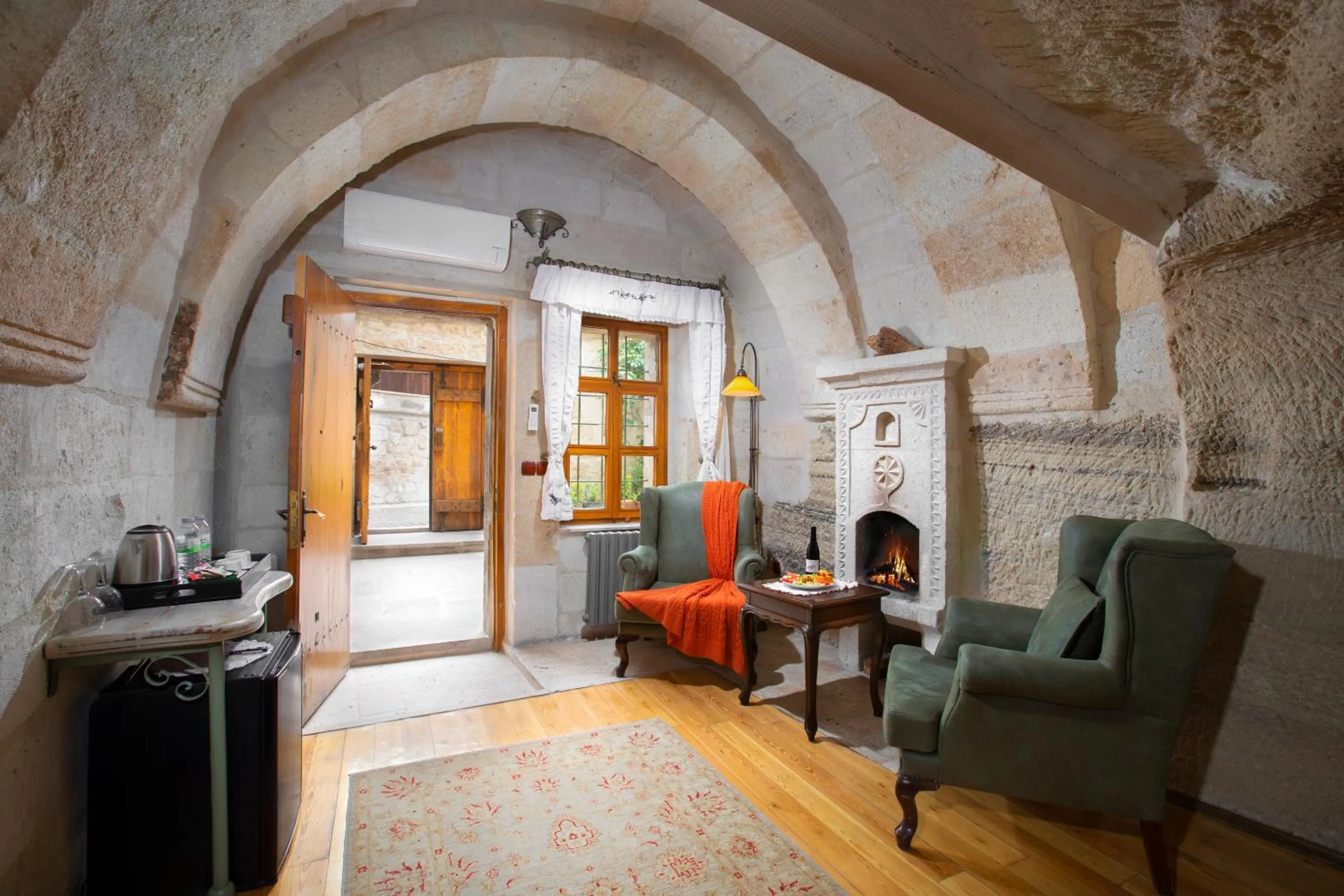 Living room in Terra Cave