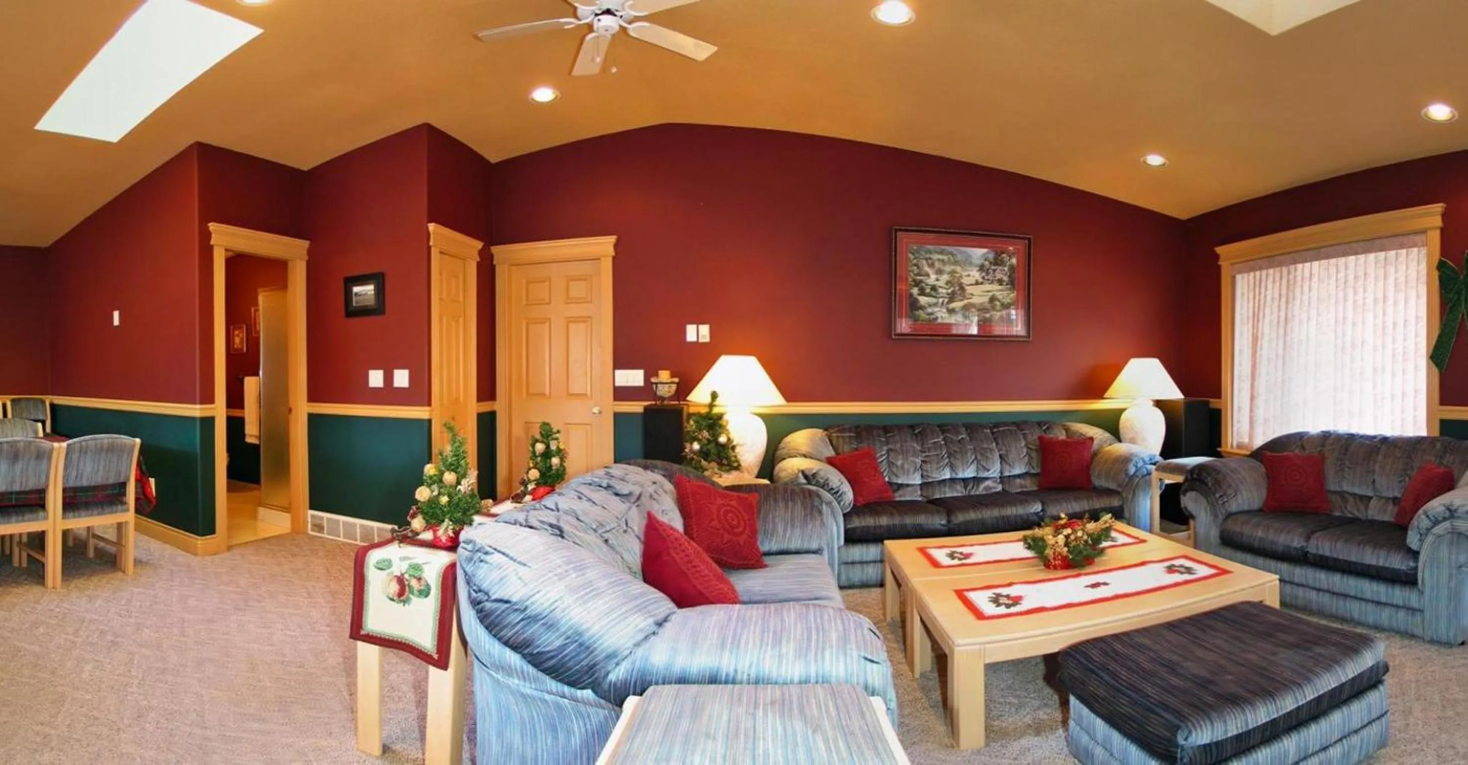 Photo of the whole room in Travelodge by Wyndham Merritt