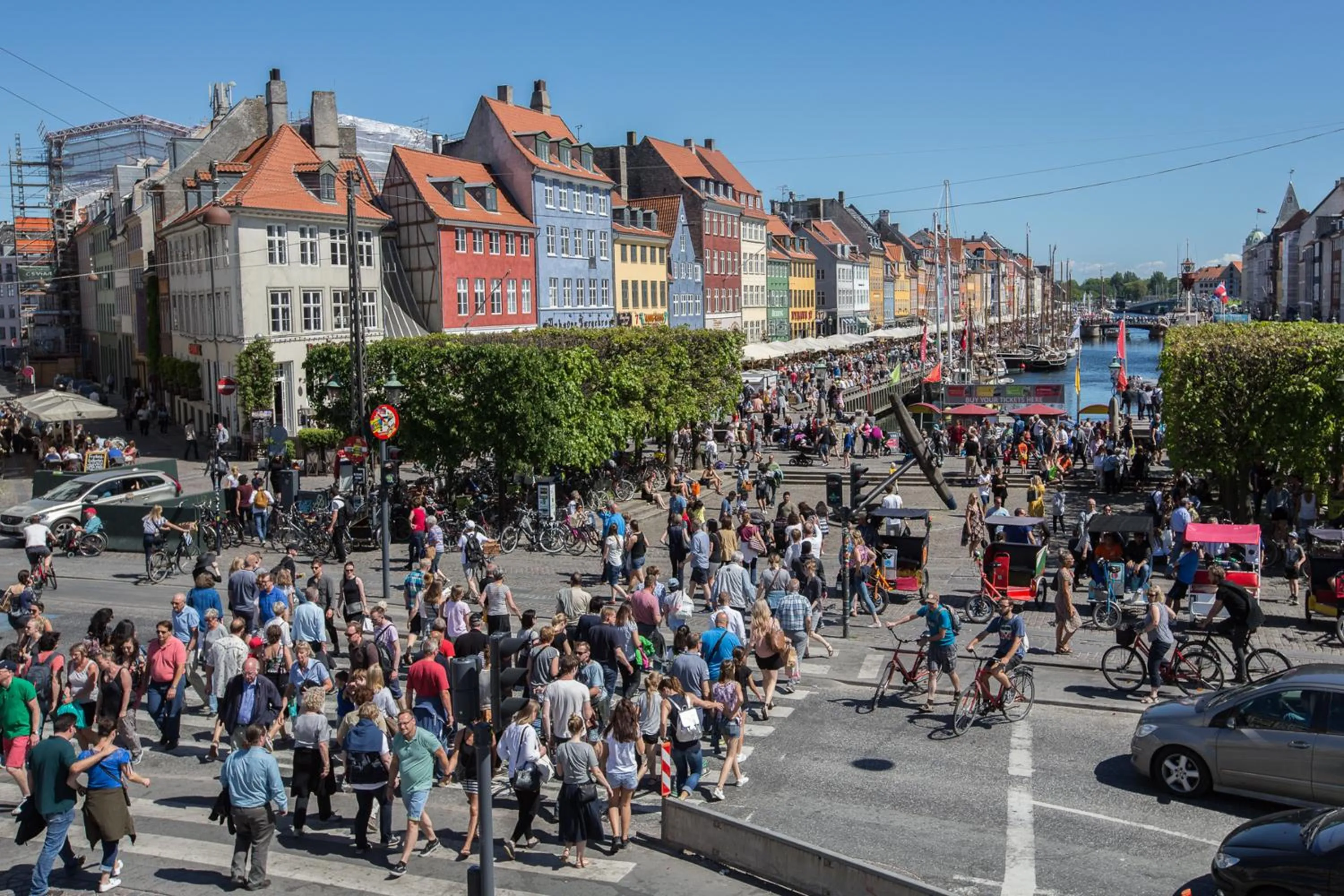 Nearby landmark in Kings Garden 1 by Daniel&jacob's