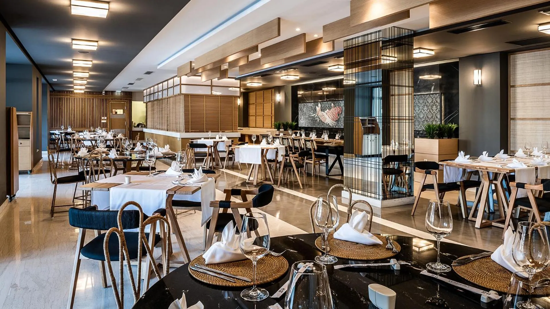 Restaurant/places to eat in Avra Imperial Hotel