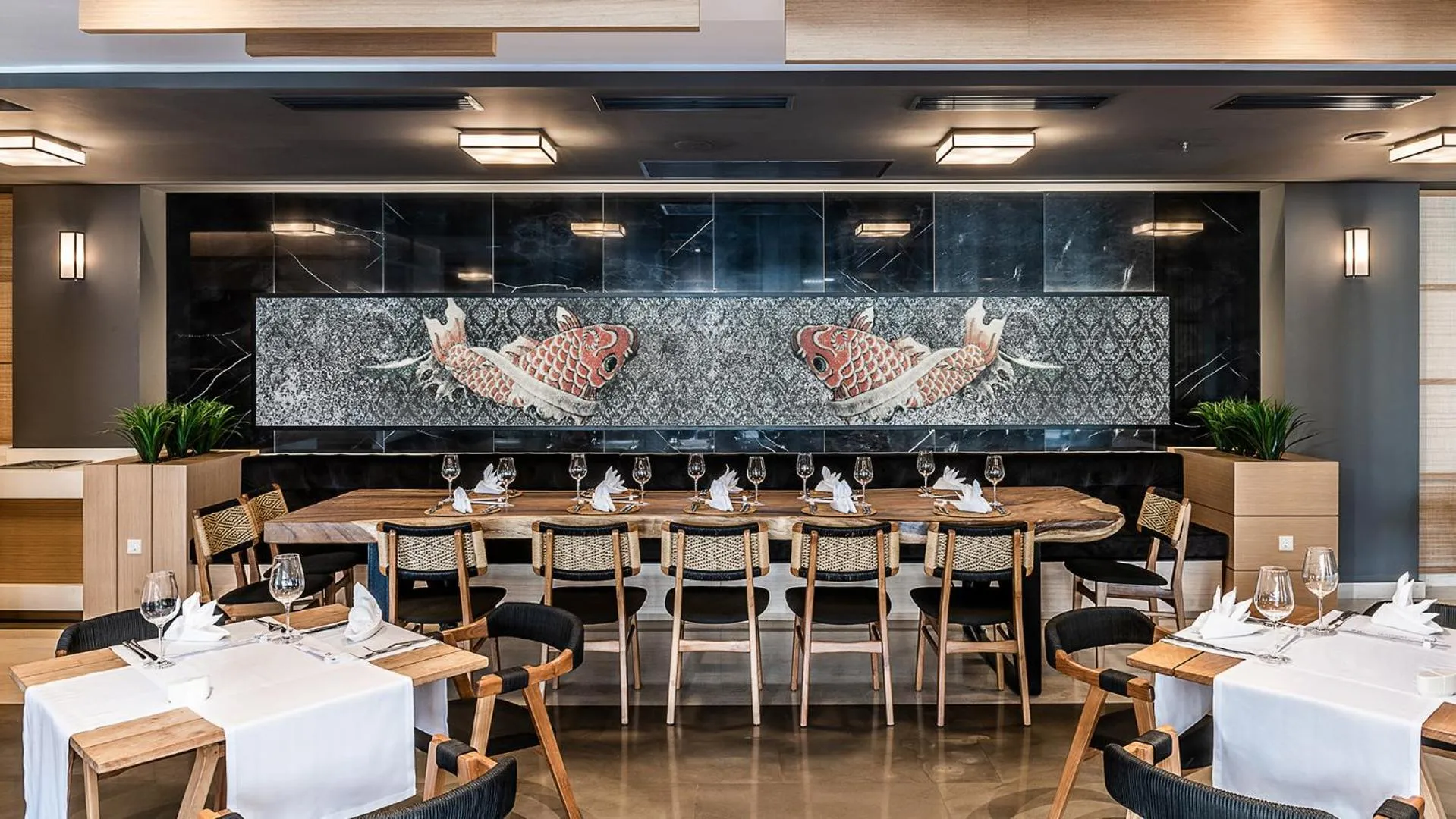 Restaurant/places to eat in Avra Imperial Hotel