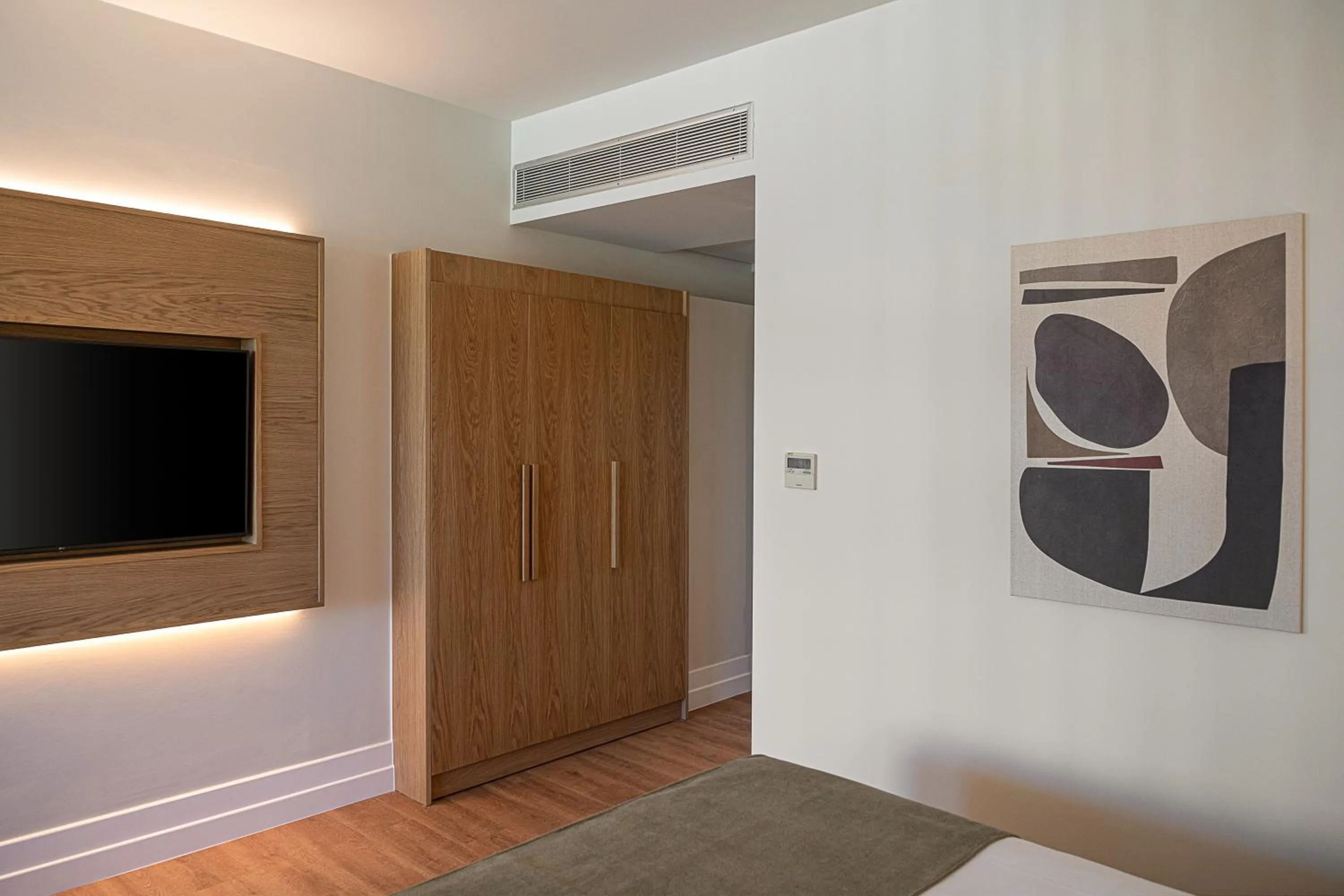 TV and multimedia in Avra Imperial Hotel