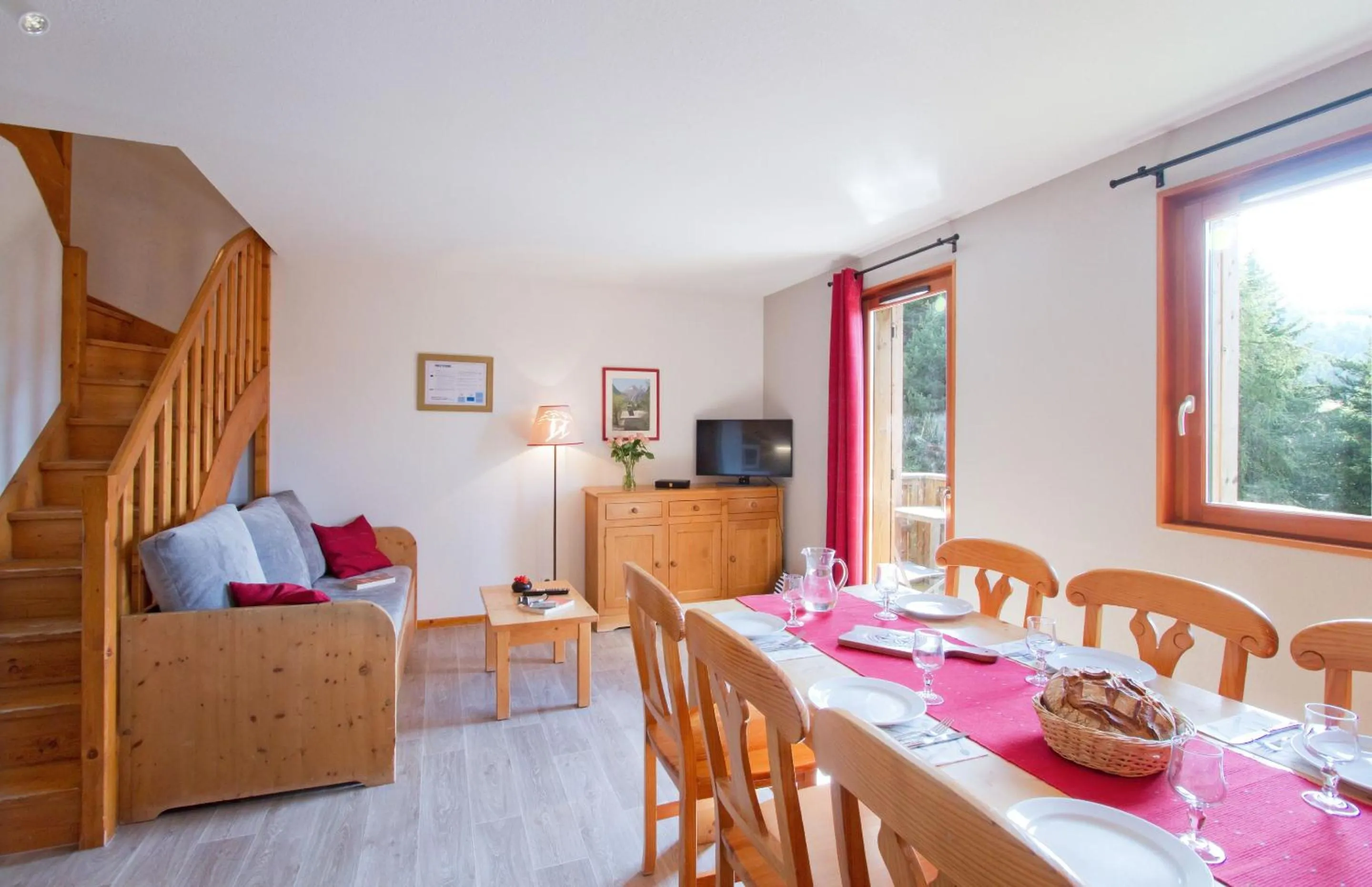 Dining area in Résidence Odalys L'Orée des Pistes