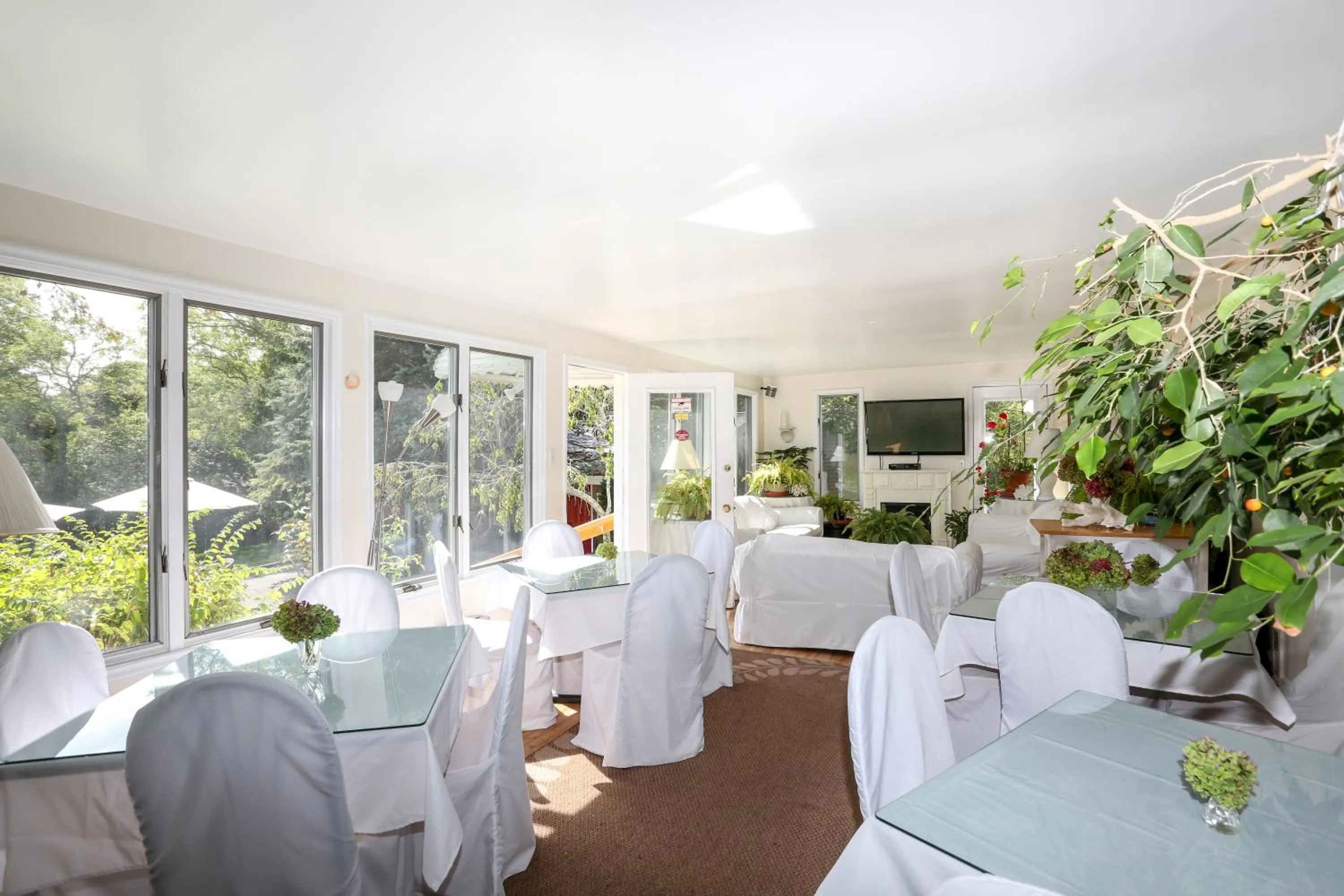 Lounge or bar in Hamlet Inn