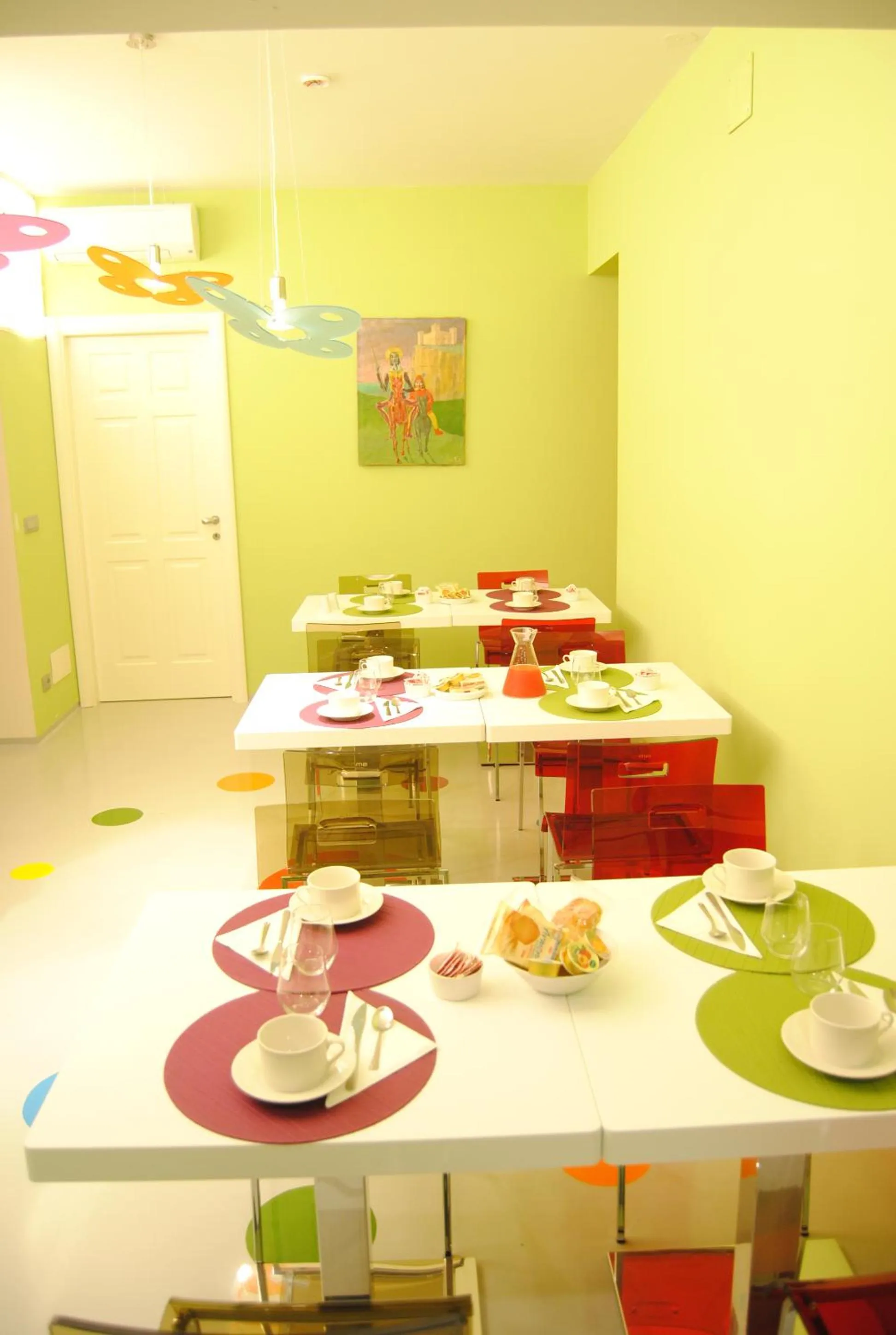 Restaurant/places to eat in Affittacamere Stazione Valmontone