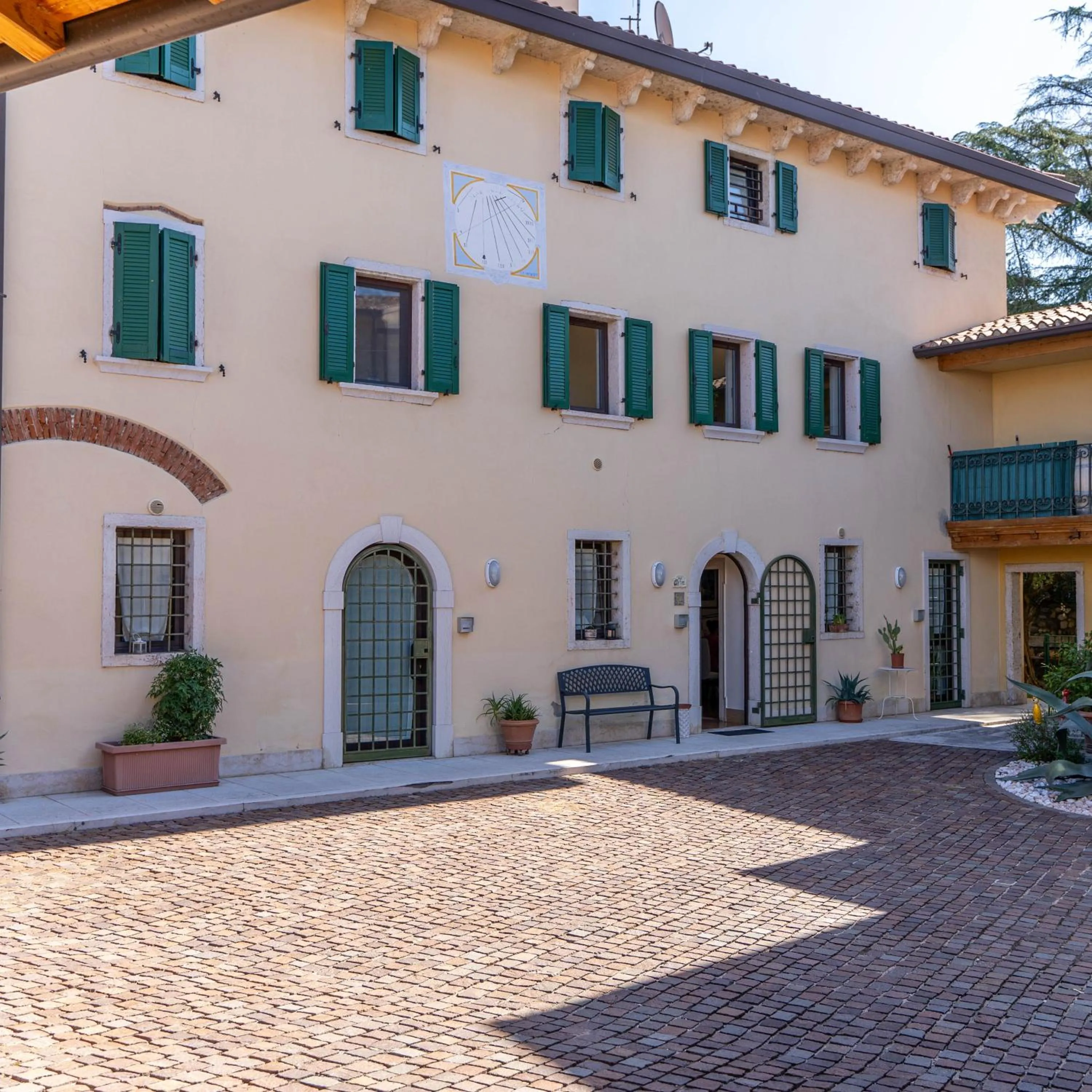 Property building in A Casa di Tom