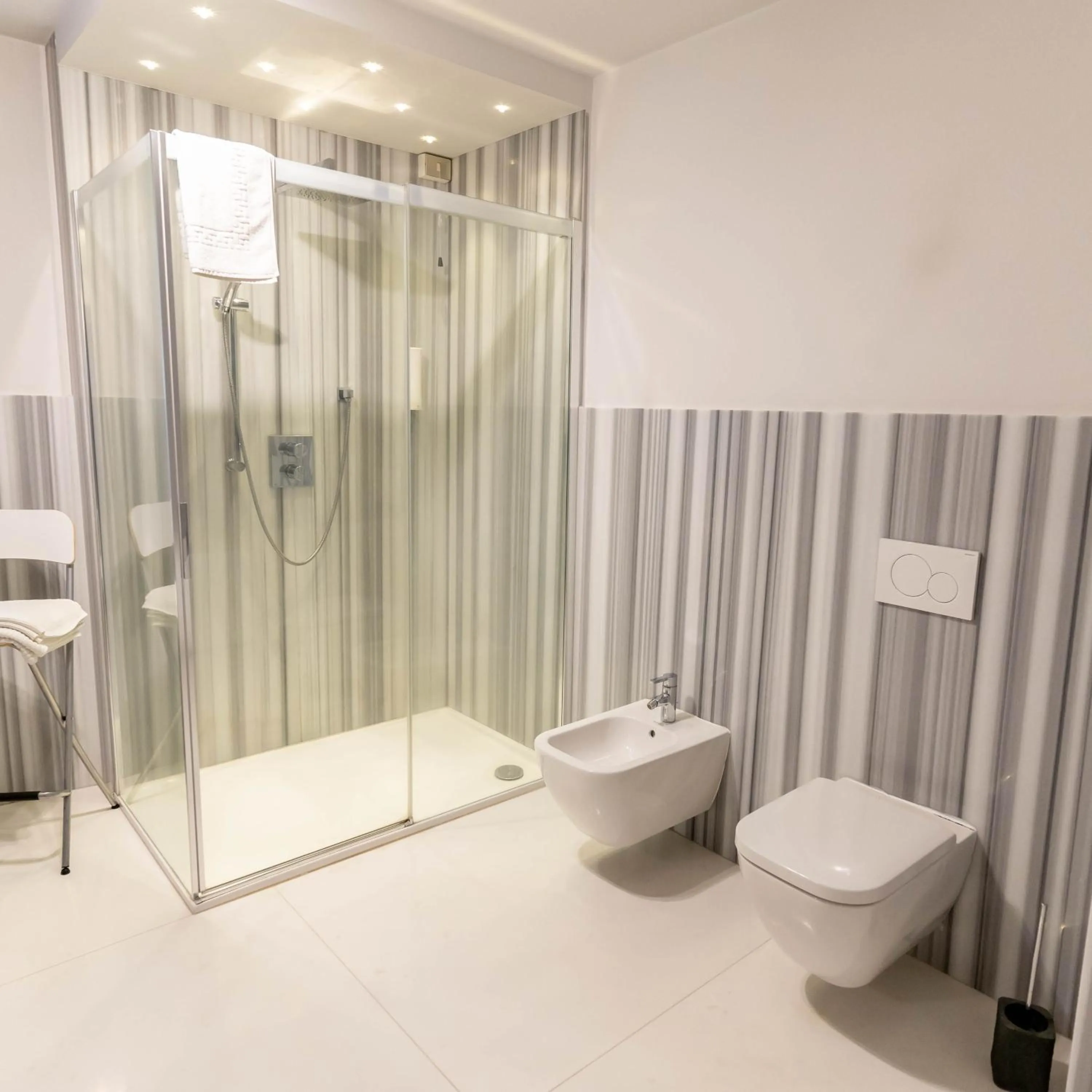 Shower in A Casa di Tom