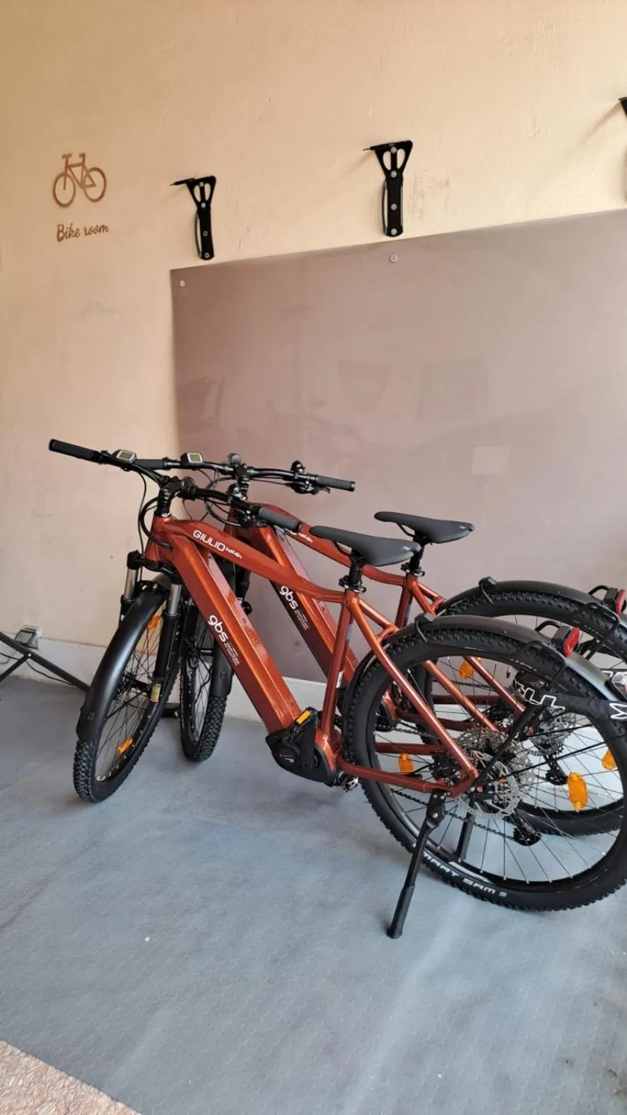 Cycling in A Casa di Tom